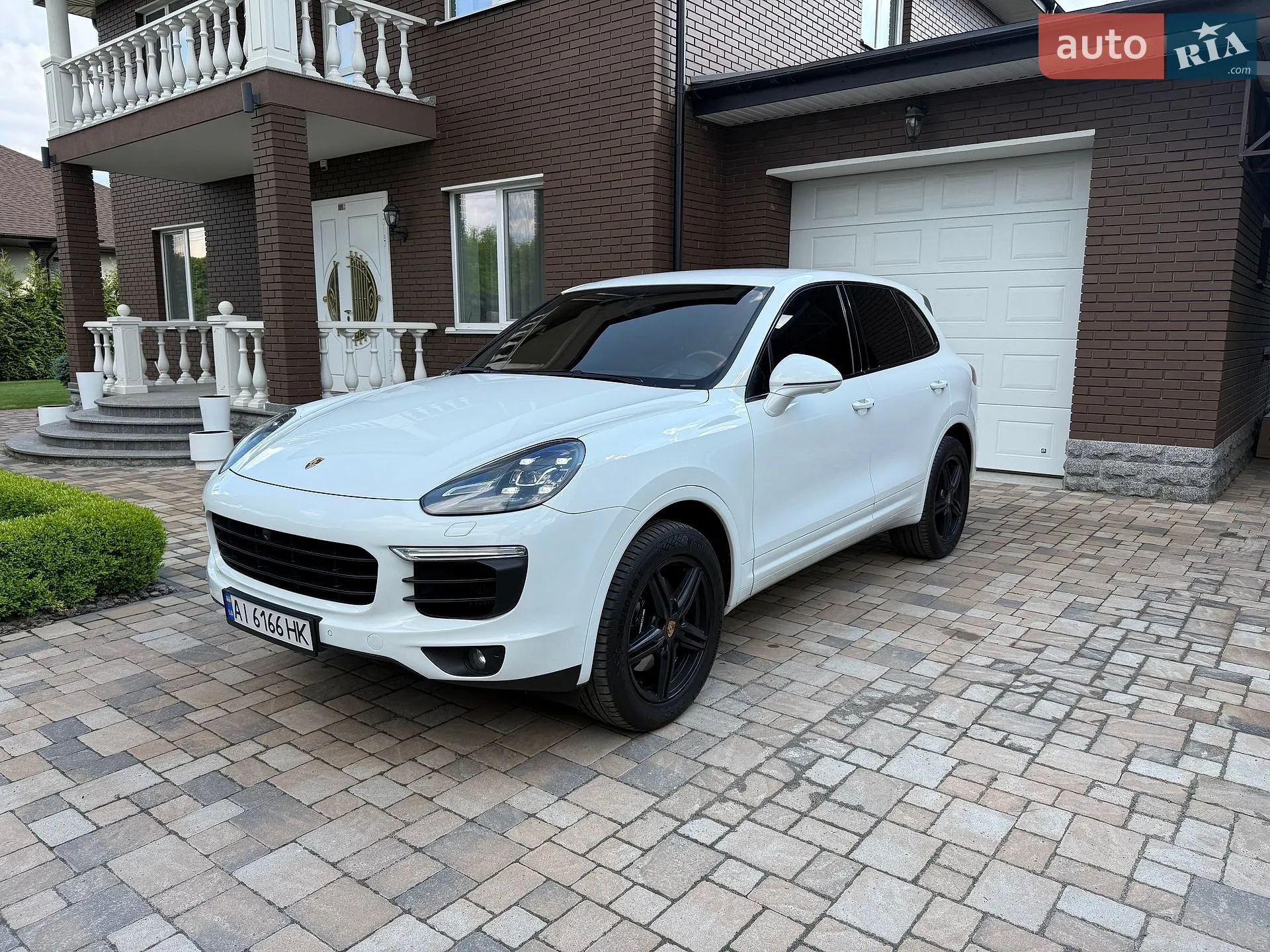 2016 Porsche Cayenne - мініатюра 4
