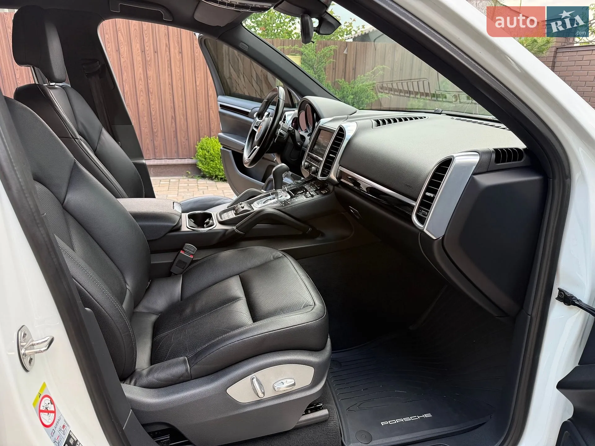 2016 Porsche Cayenne - мініатюра 42