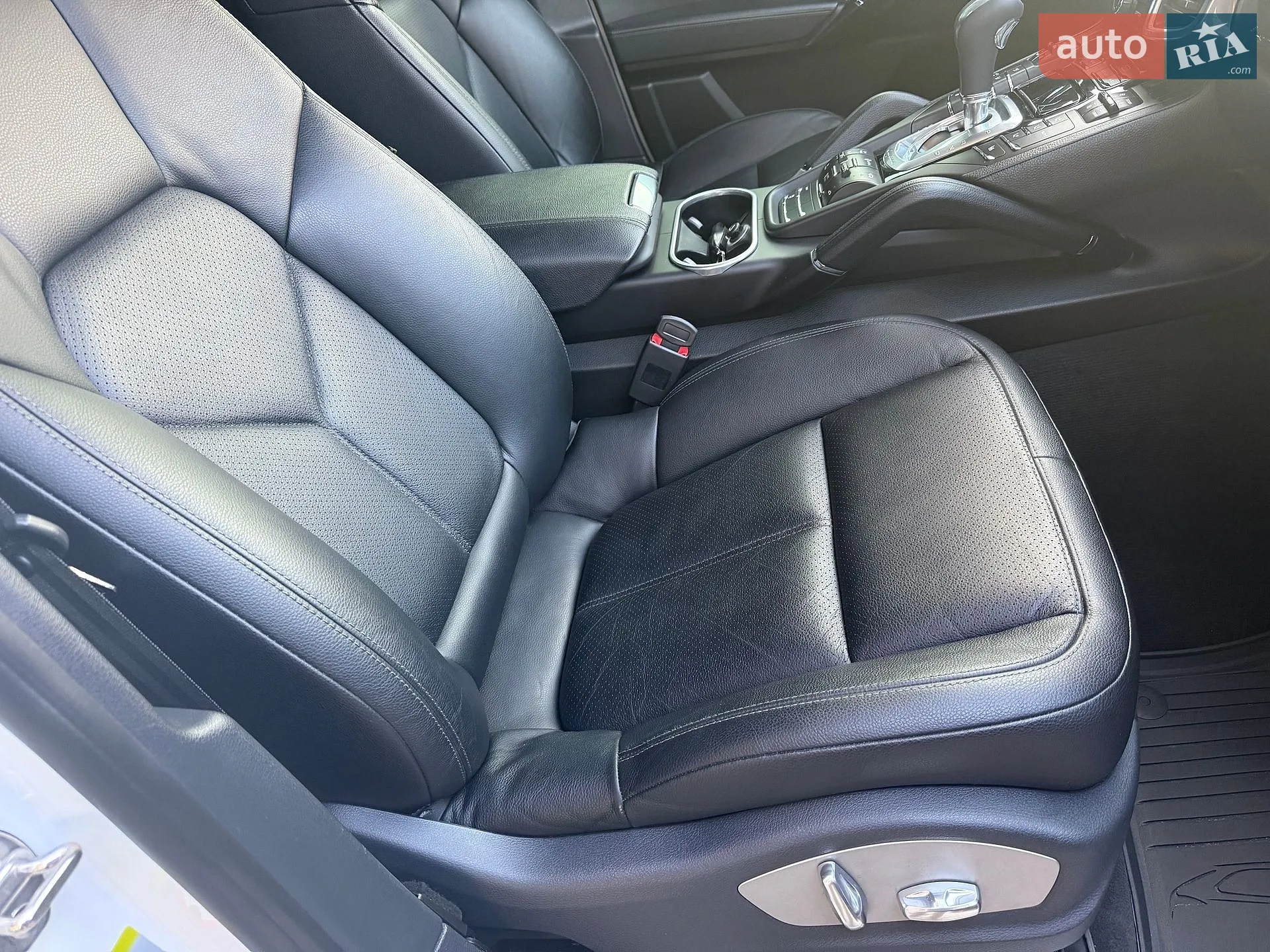 2016 Porsche Cayenne - мініатюра 102