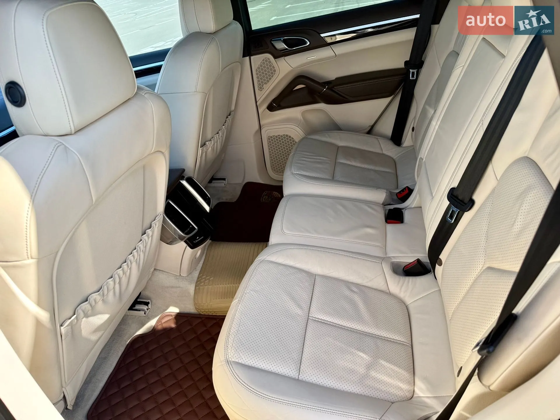 2011 Porsche Cayenne - мініатюра 18