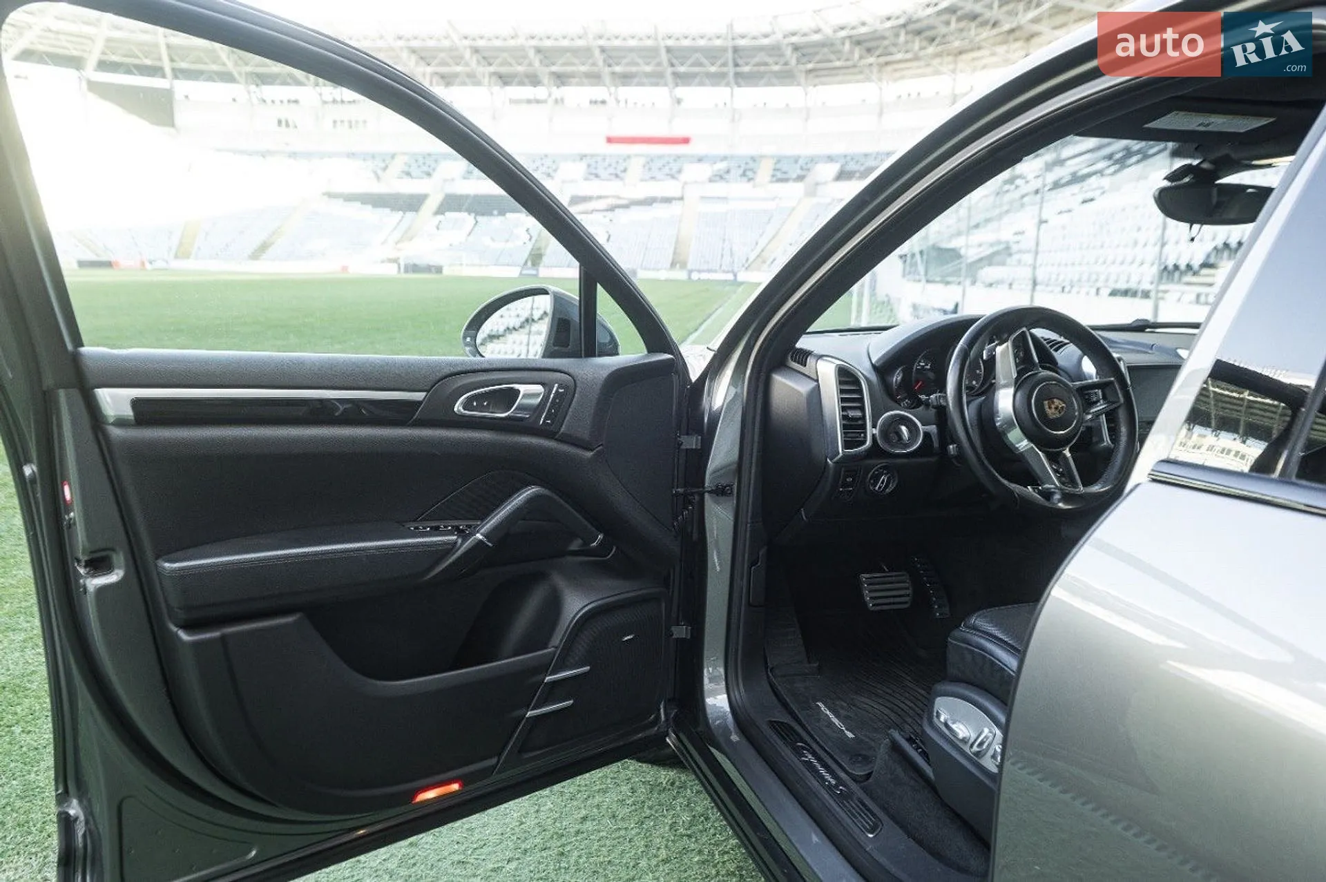 2016 Porsche Cayenne - мініатюра 25