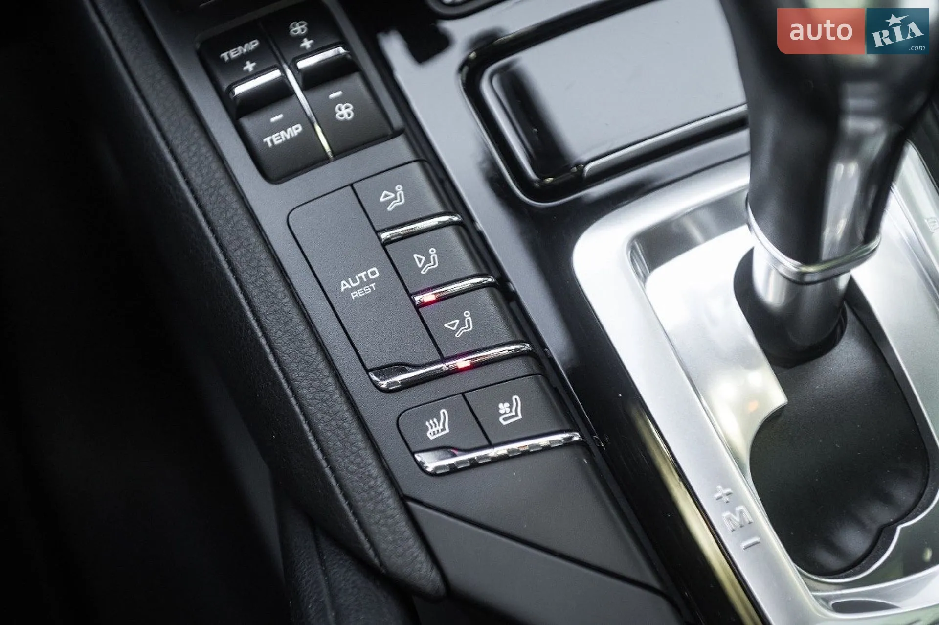 2016 Porsche Cayenne - мініатюра 36