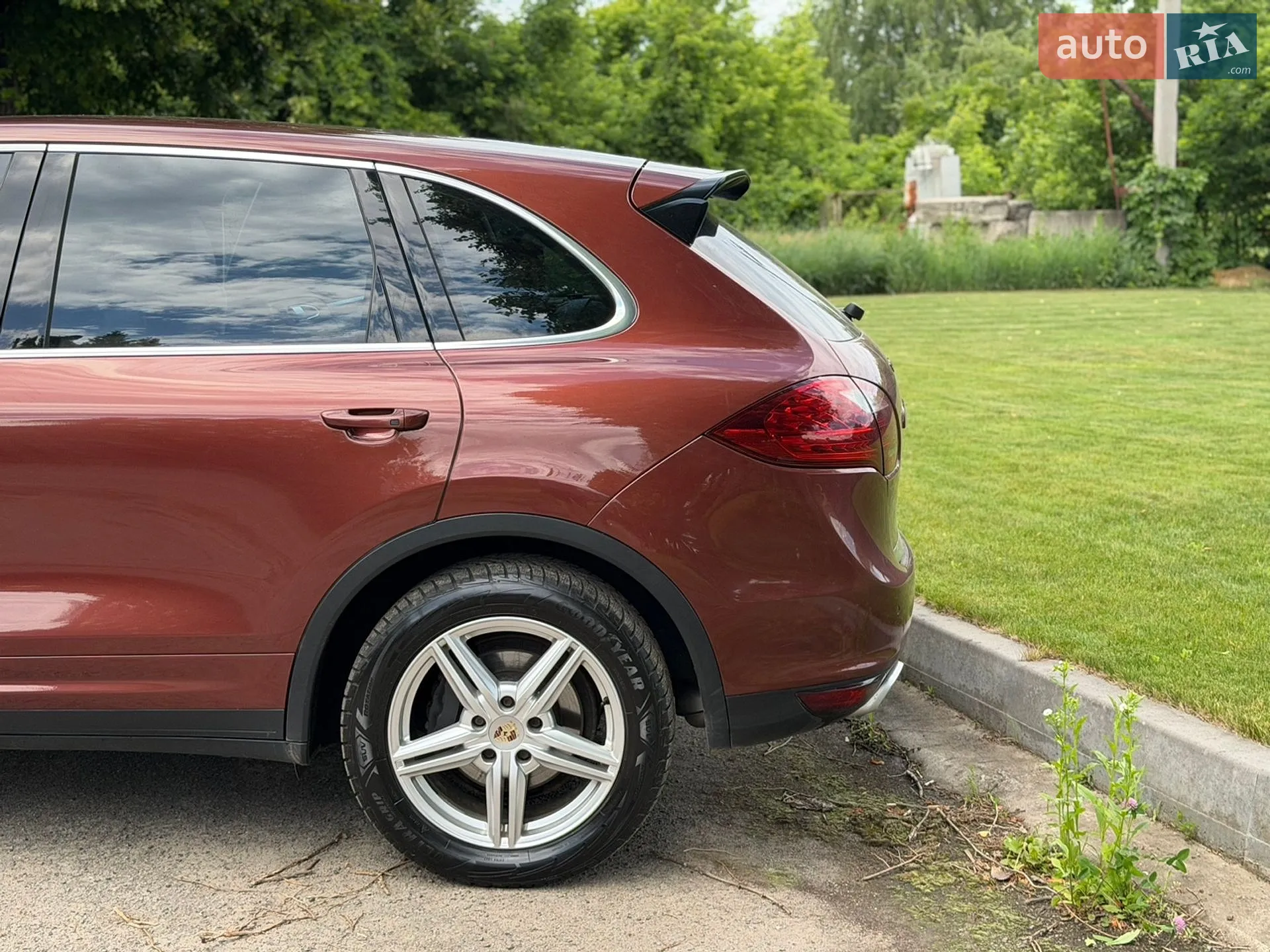 2011 Porsche Cayenne - мініатюра 16