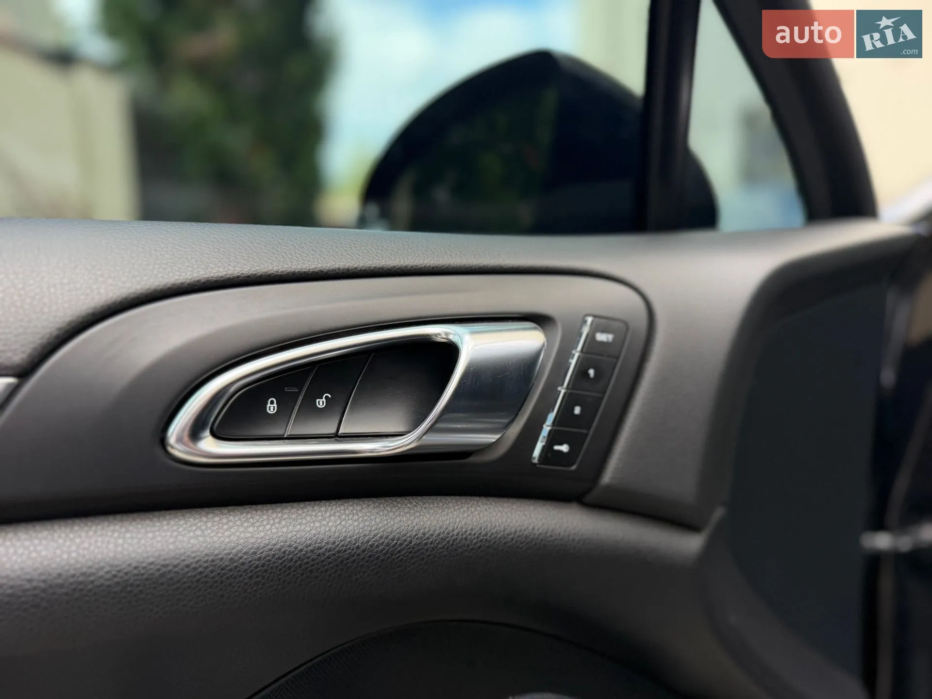 2015 Porsche Cayenne - мініатюра 39