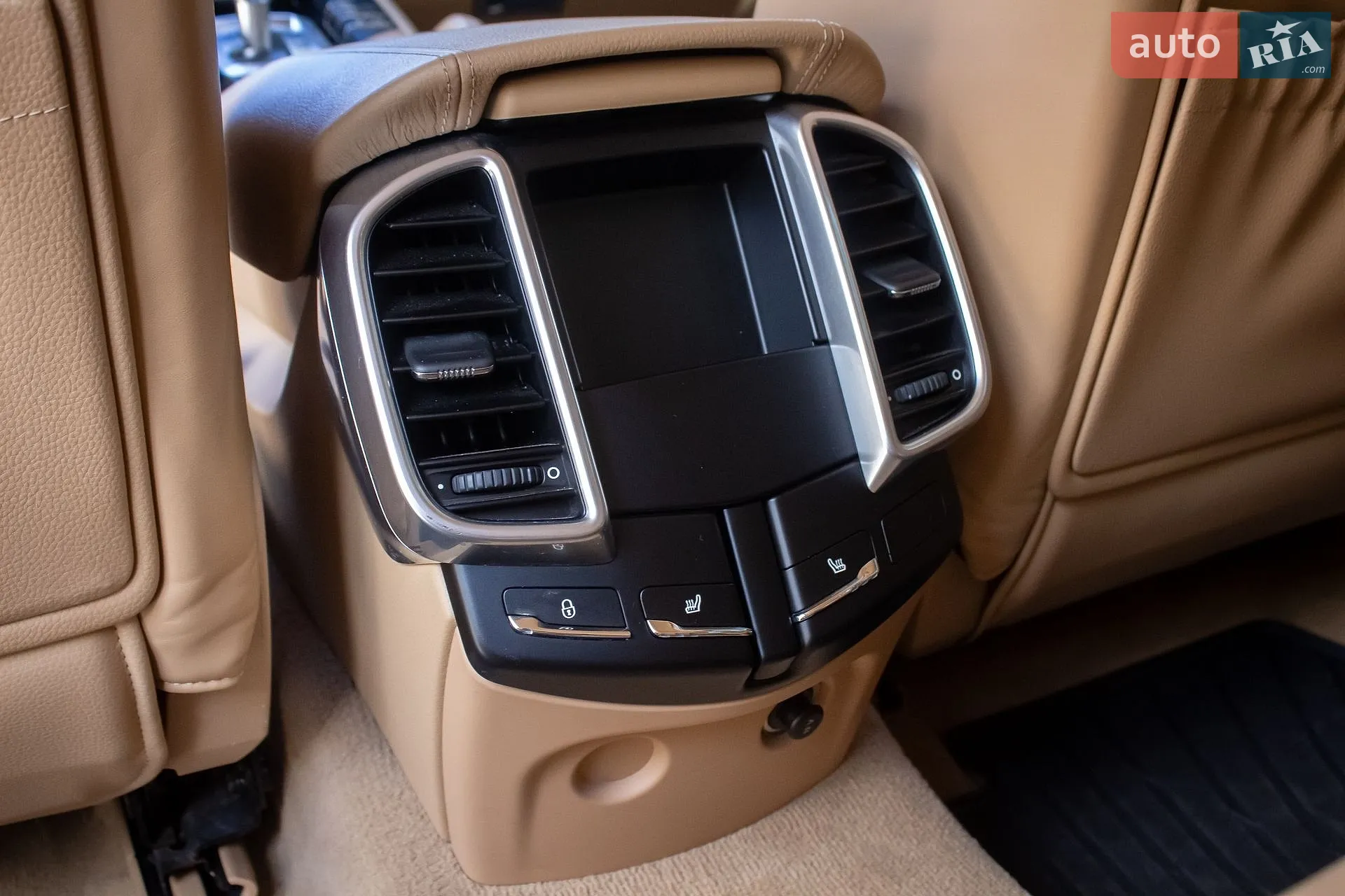 2015 Porsche Cayenne - мініатюра 44