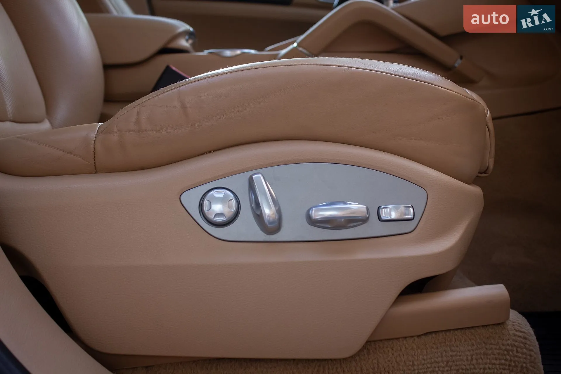 2015 Porsche Cayenne - мініатюра 43