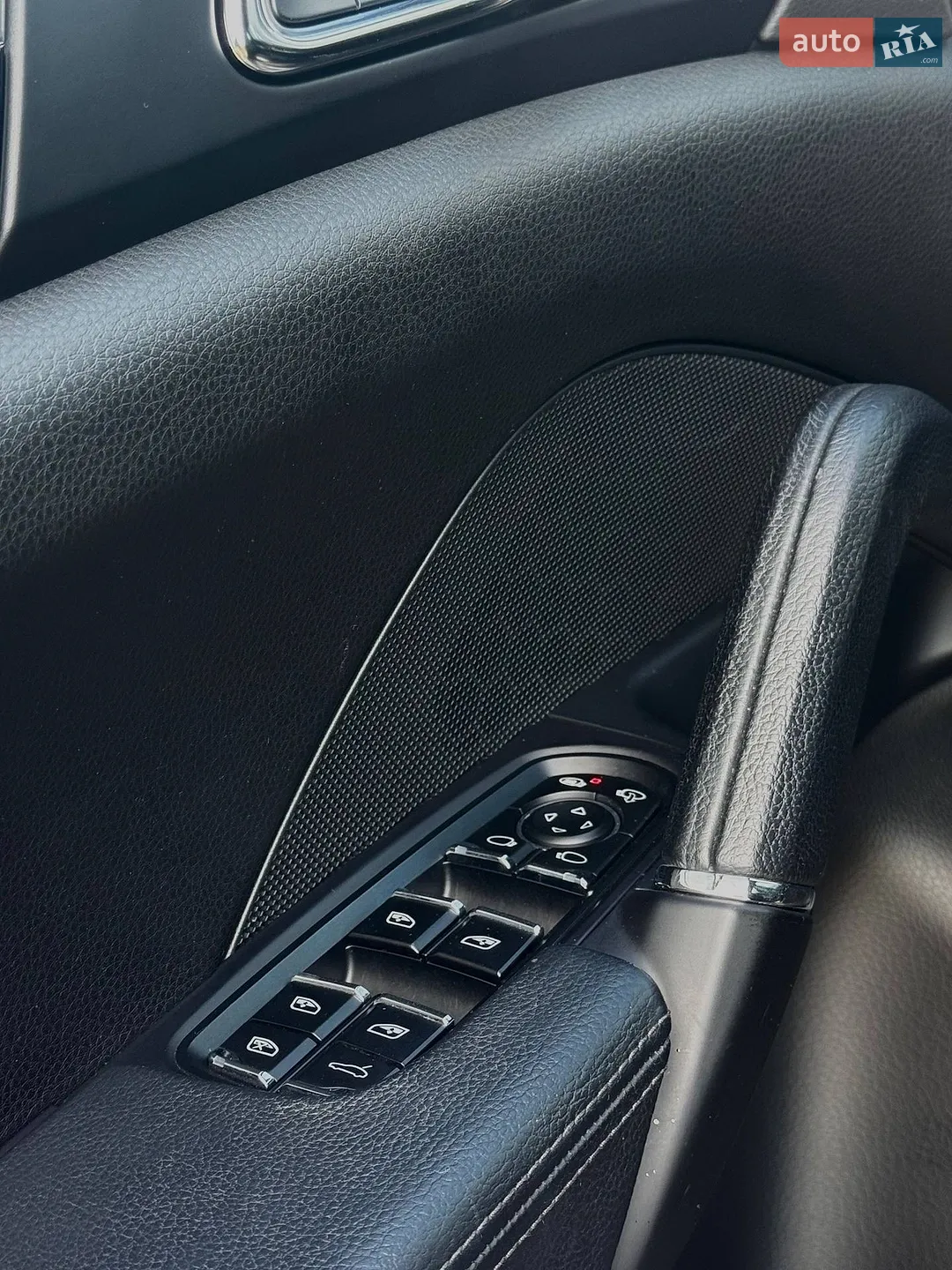 2016 Porsche Cayenne - мініатюра 21