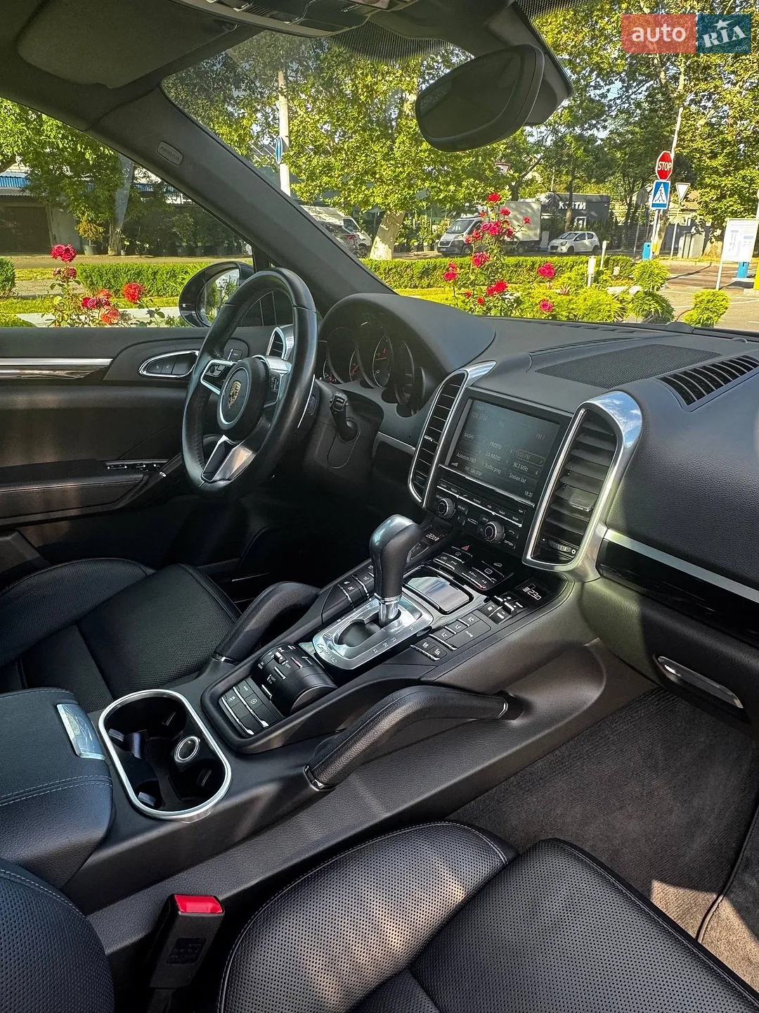 2016 Porsche Cayenne - мініатюра 26