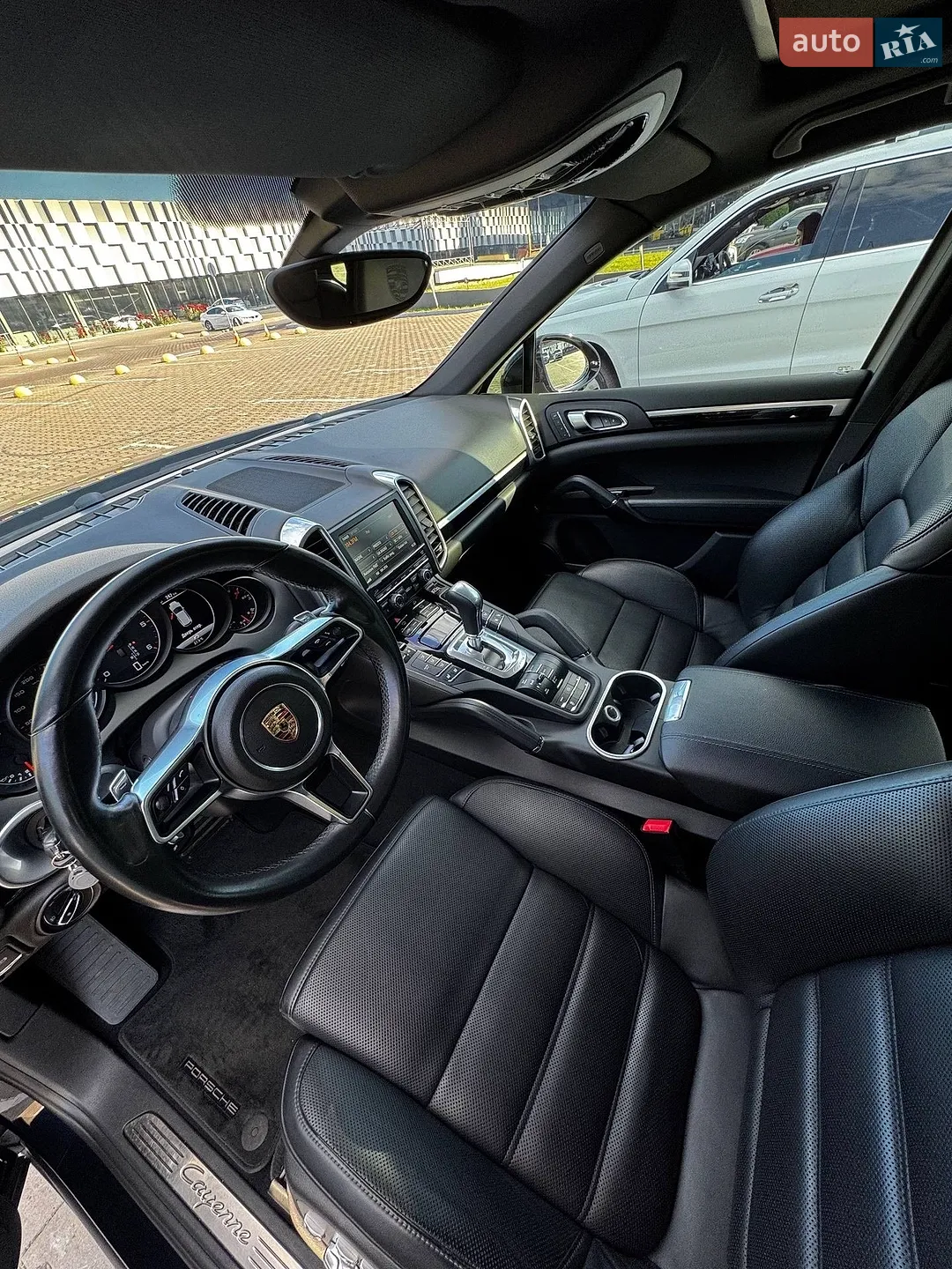 2016 Porsche Cayenne - мініатюра 28