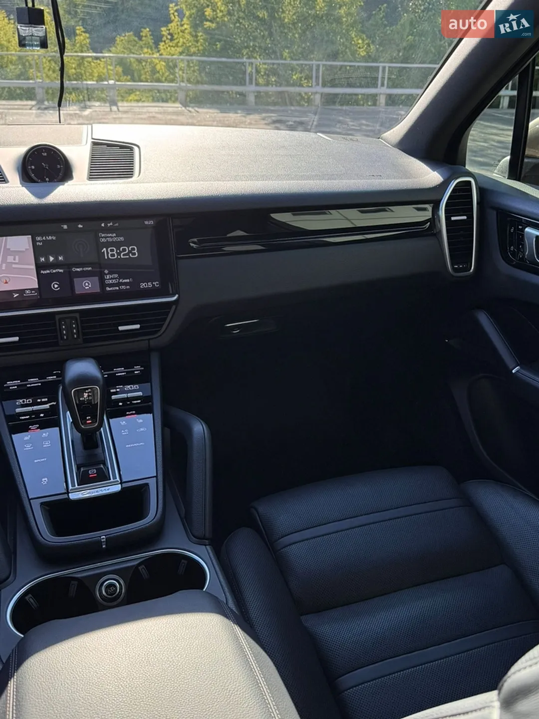2019 Porsche Cayenne - мініатюра 9