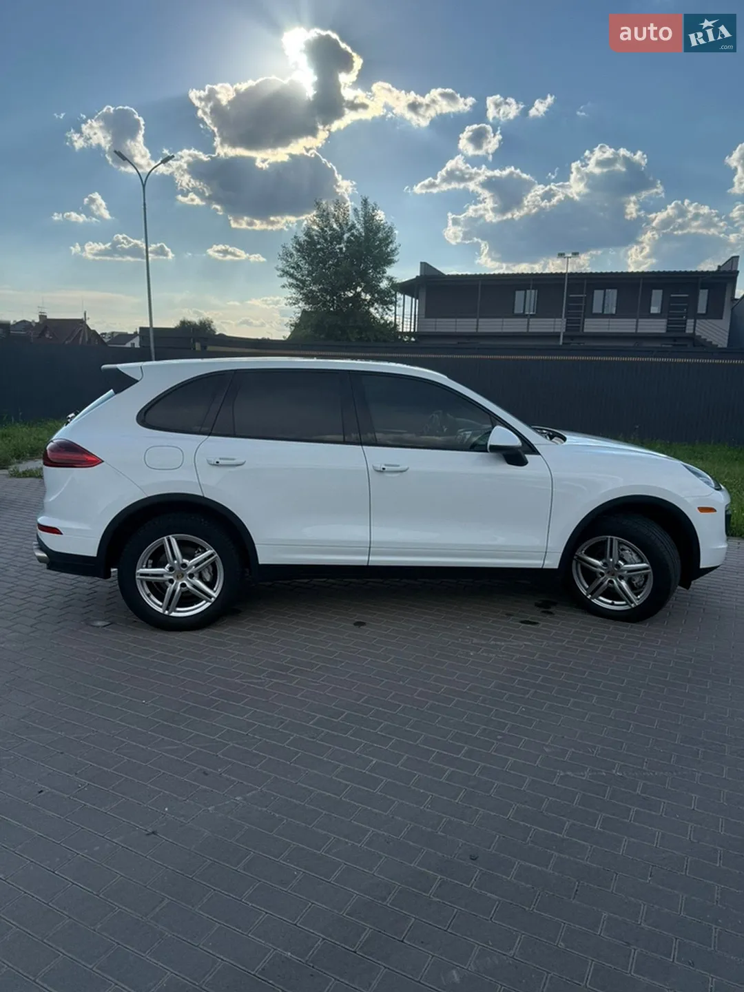 2016 Porsche Cayenne - мініатюра 5