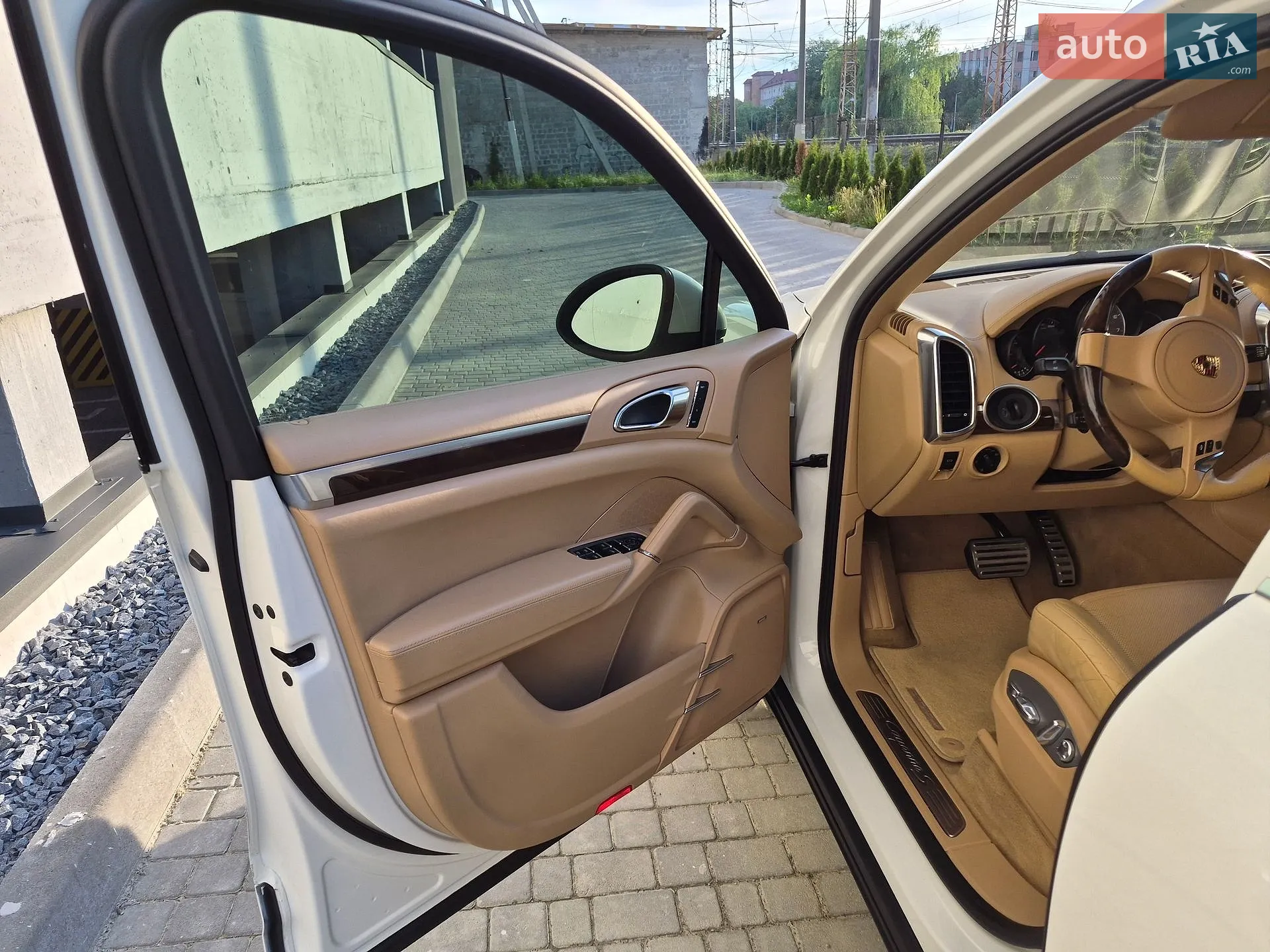 Porsche Cayenne 2011 VIN WP1ZZZ92ZCLA44567 фото оголошення 9 з 14