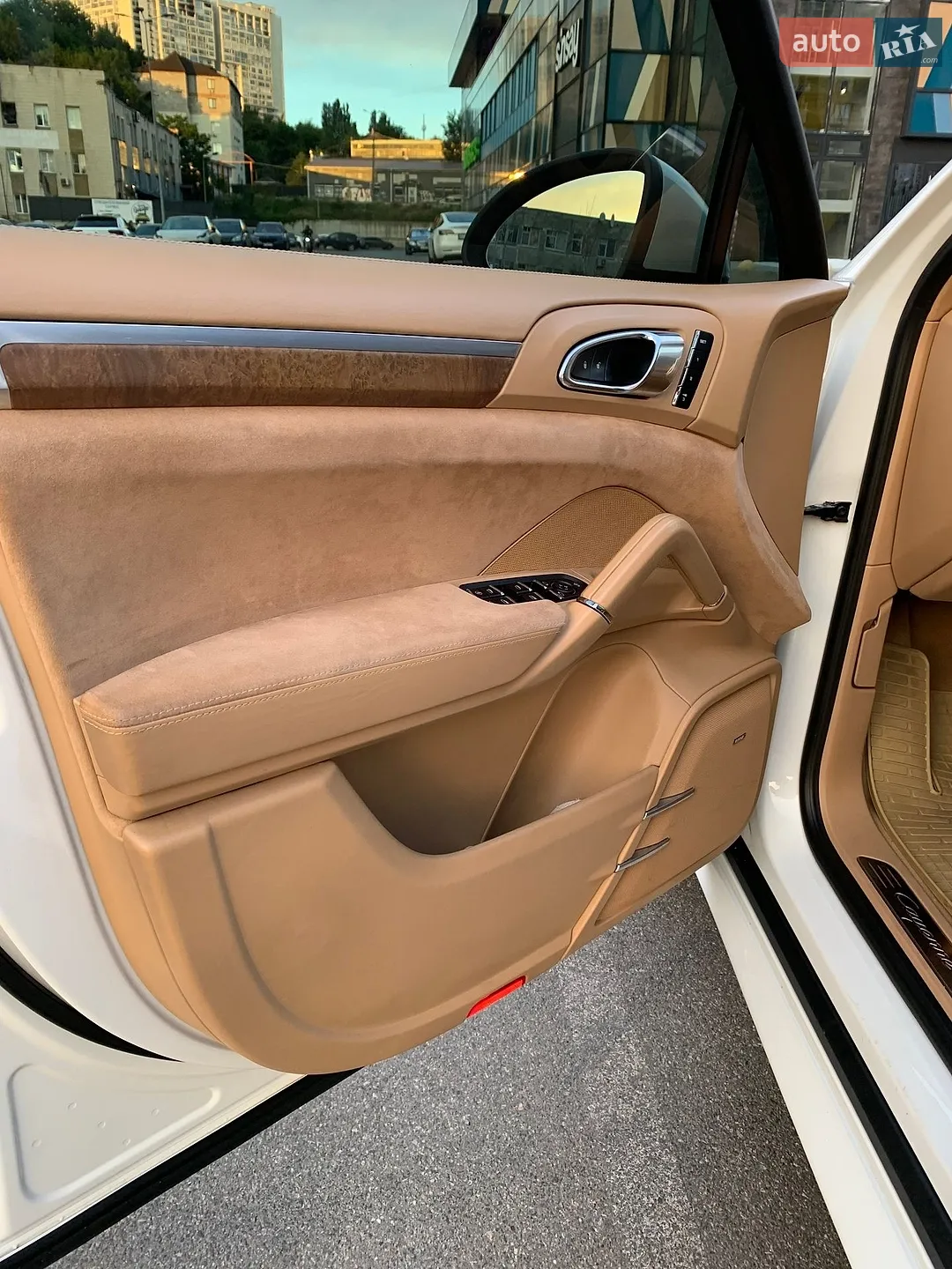 Porsche Cayenne 2012 VIN WP1ZZZ92ZDLA75186 фото оголошення 13 з 17
