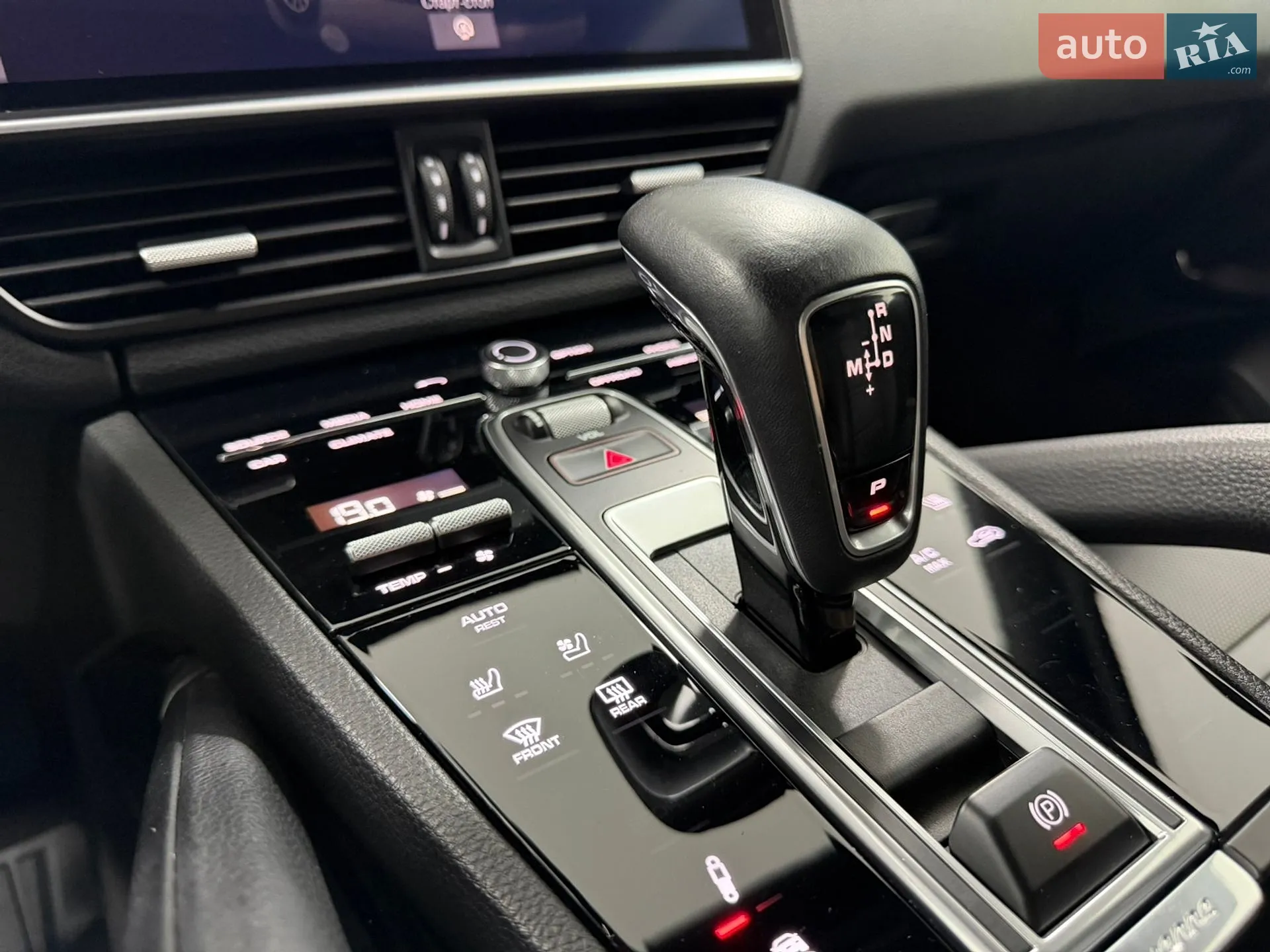 2019 Porsche Cayenne - мініатюра 17