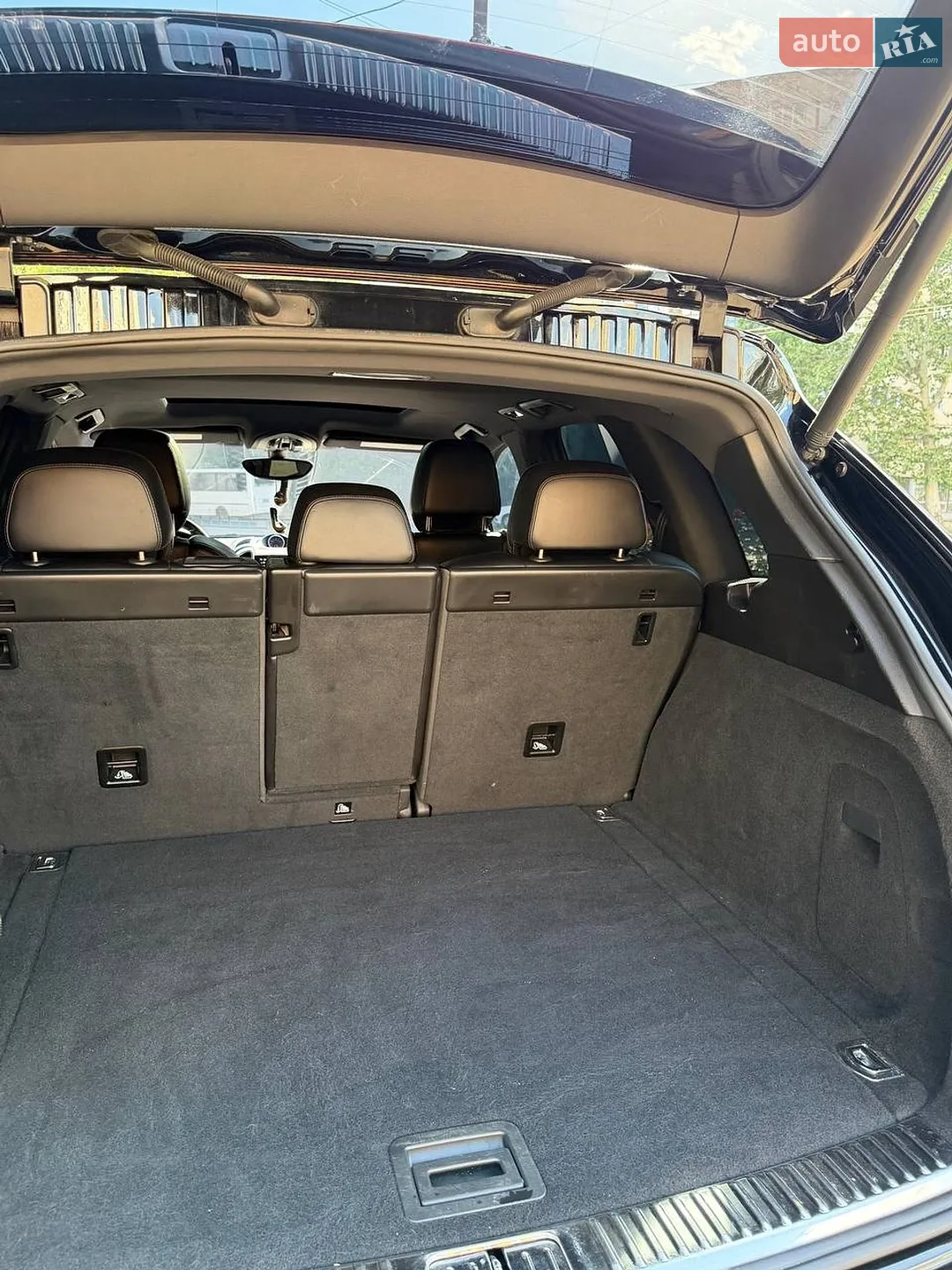 2016 Porsche Cayenne - мініатюра 36