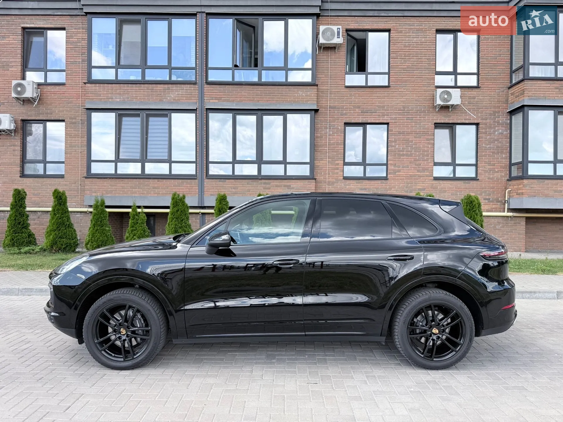 2020 Porsche Cayenne - мініатюра 8