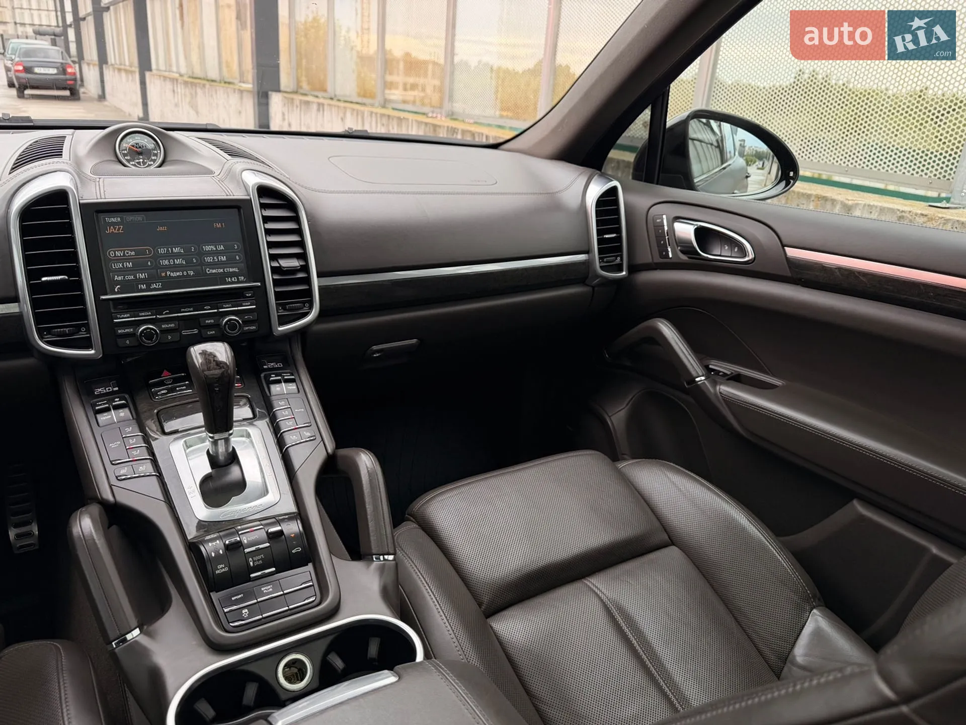 2014 Porsche Cayenne - мініатюра 32