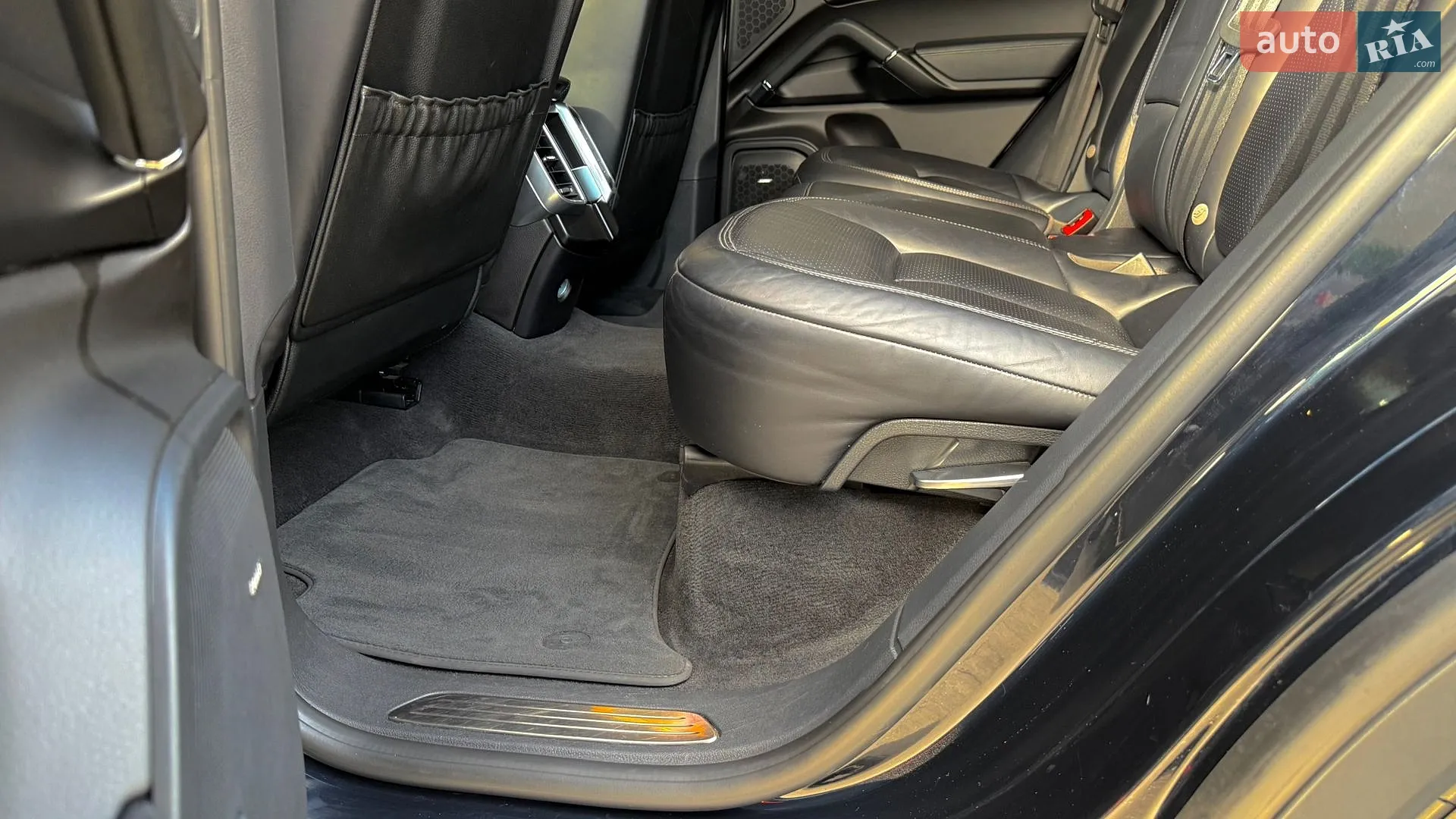 2015 Porsche Cayenne - мініатюра 25