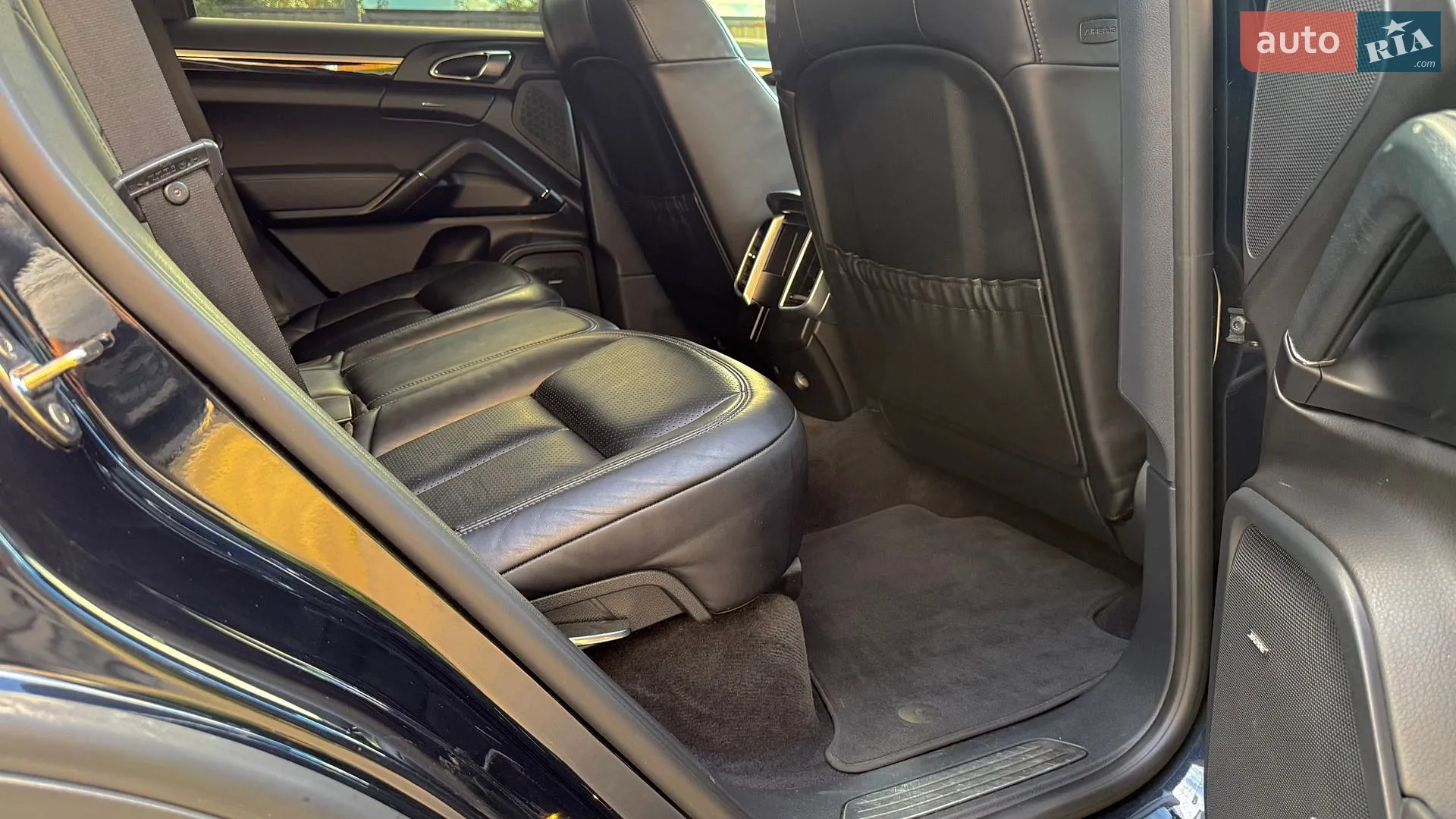 2015 Porsche Cayenne - мініатюра 29