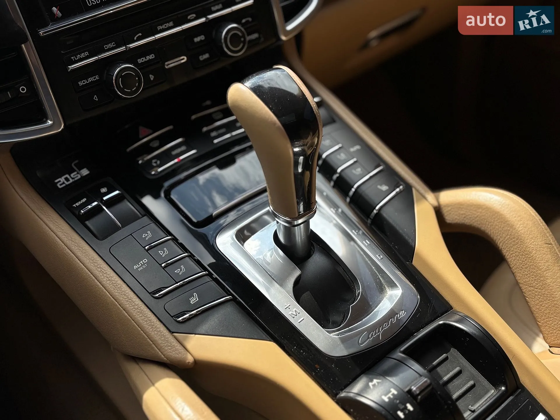 2011 Porsche Cayenne - мініатюра 17