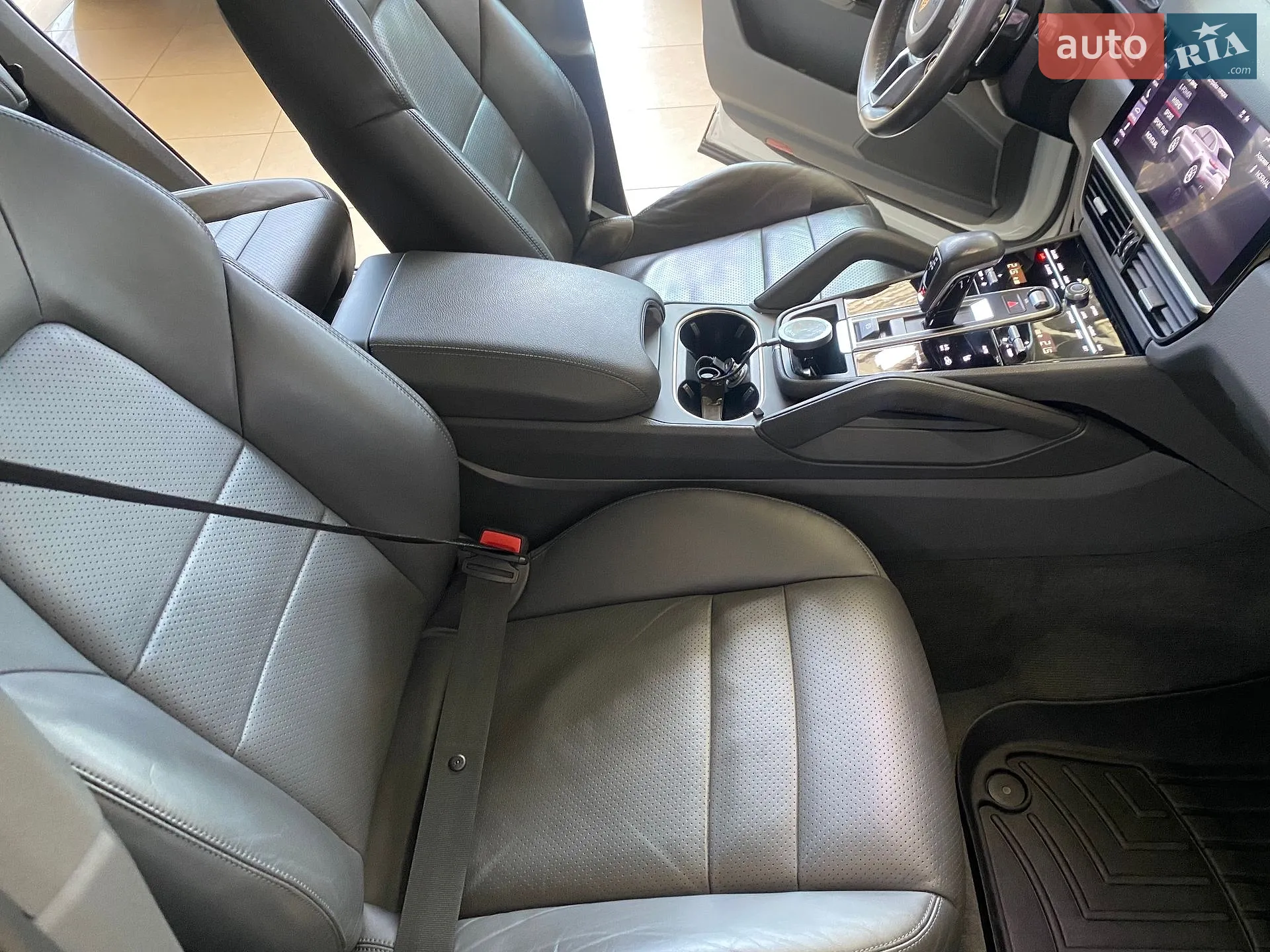 2019 Porsche Cayenne - мініатюра 37
