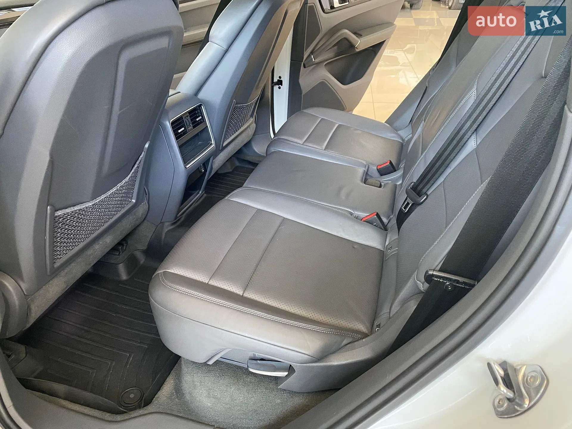 2019 Porsche Cayenne - мініатюра 41