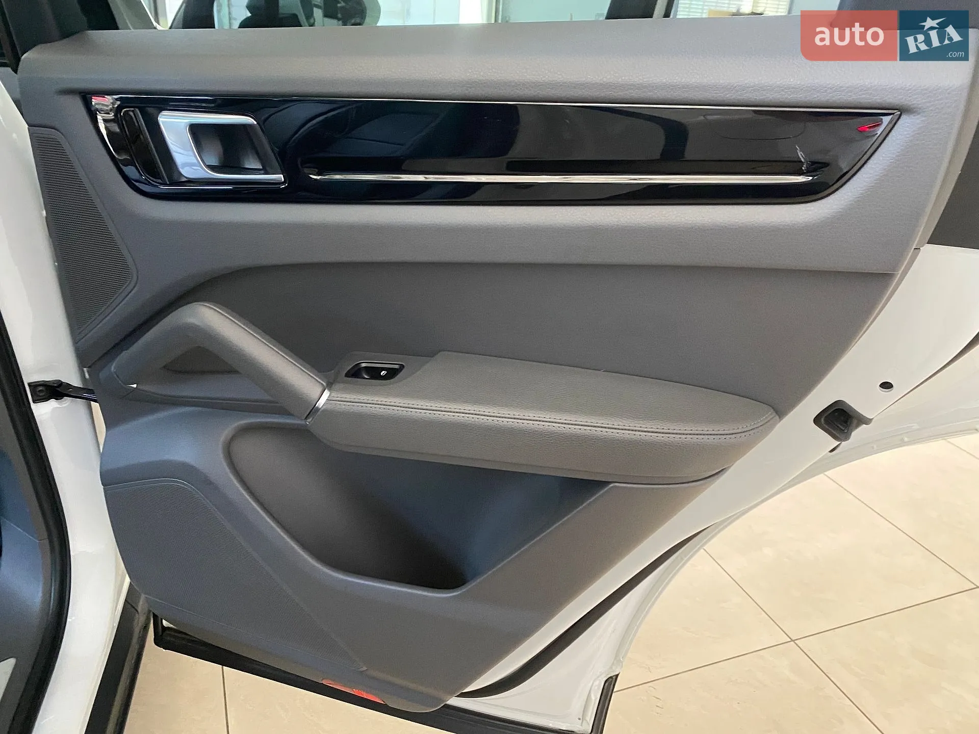 2019 Porsche Cayenne - мініатюра 44