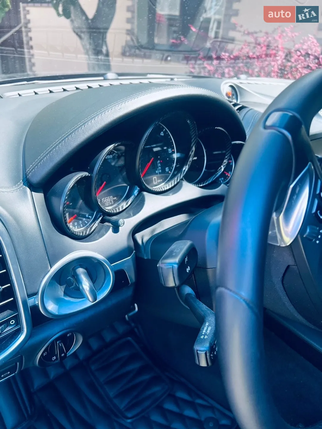 2011 Porsche Cayenne - мініатюра 41
