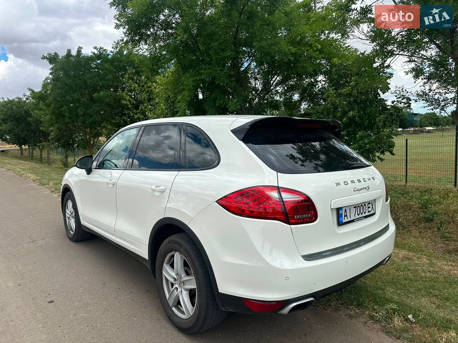 2011 Porsche Cayenne - мініатюра 3