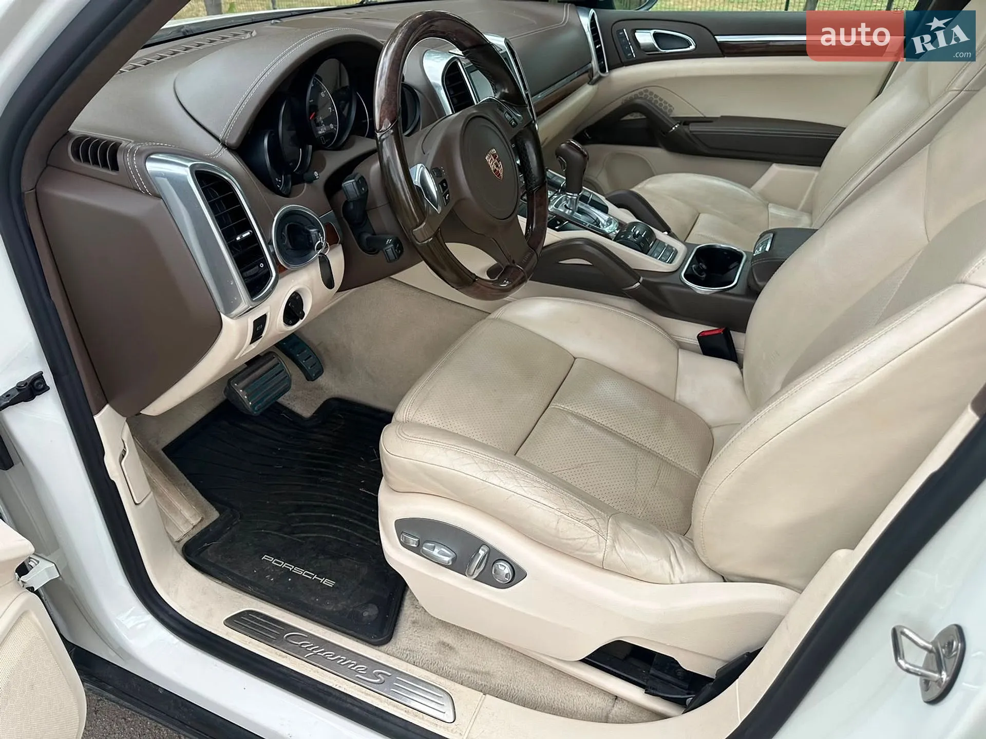 2011 Porsche Cayenne - мініатюра 4