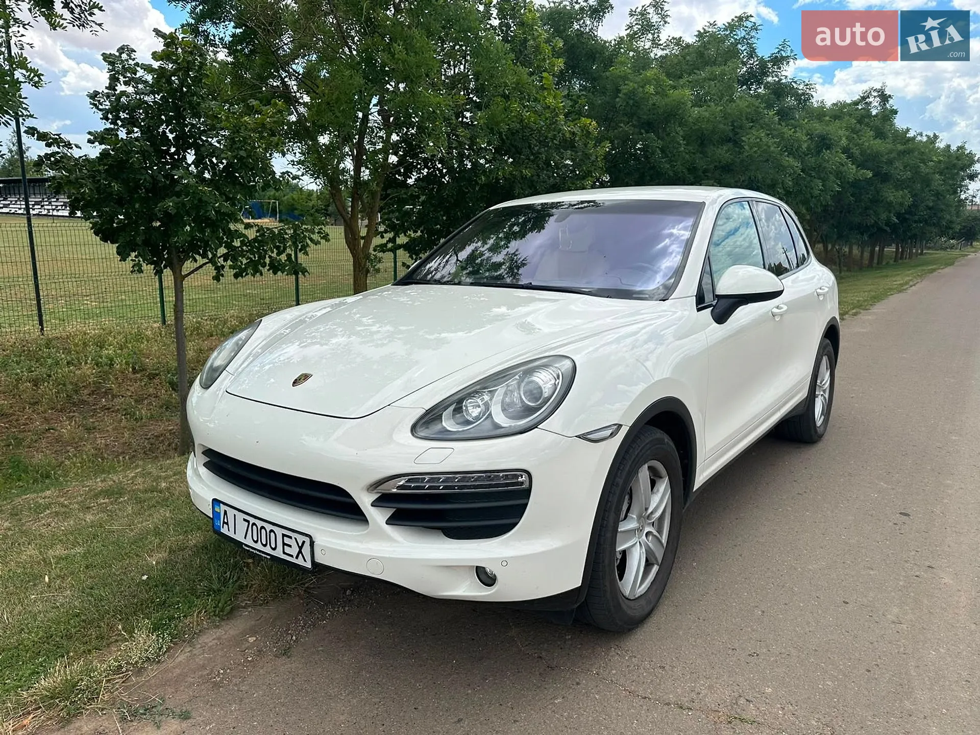 2011 Porsche Cayenne - мініатюра 2
