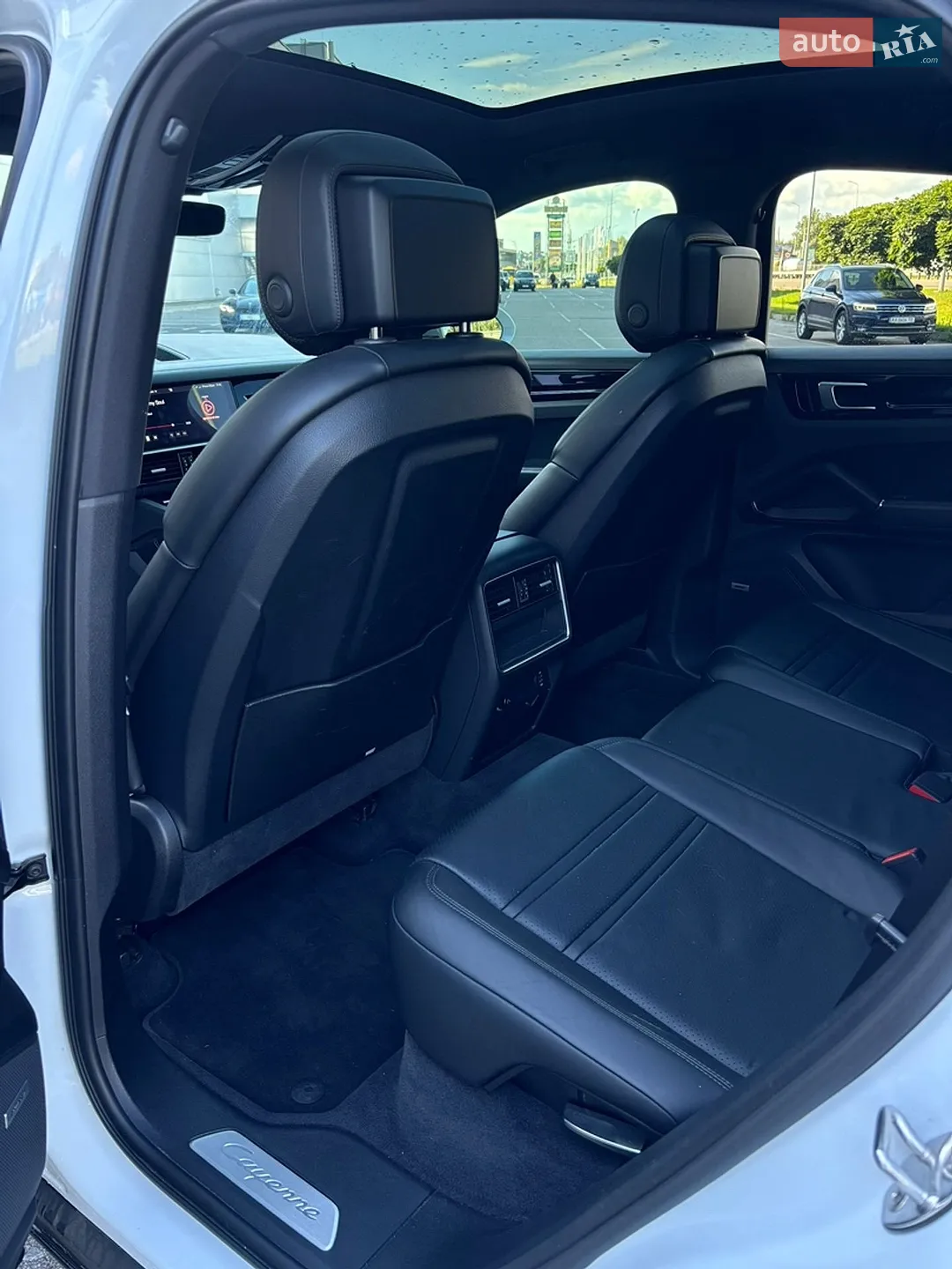 2019 Porsche Cayenne - мініатюра 18