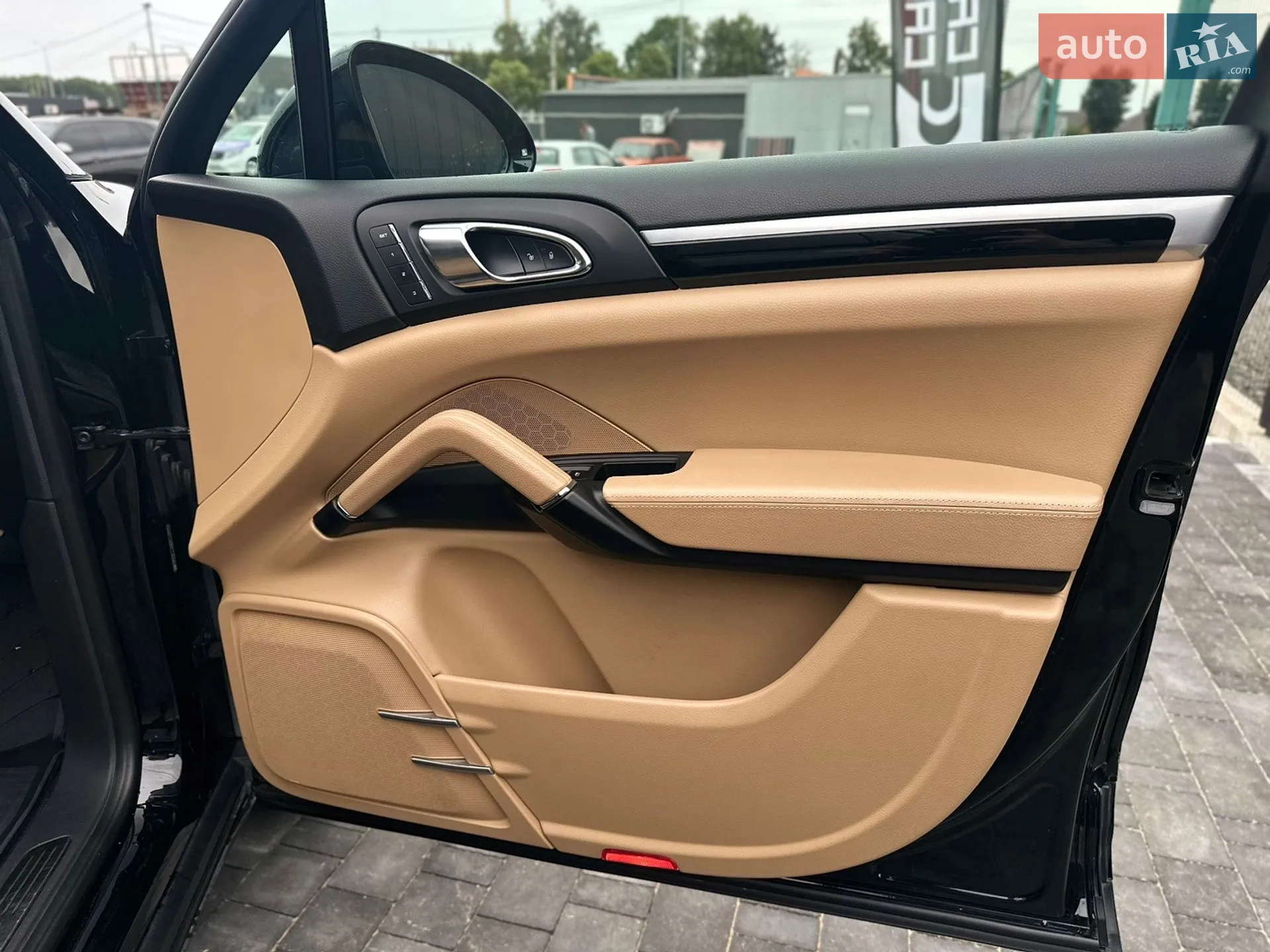 2015 Porsche Cayenne - мініатюра 29