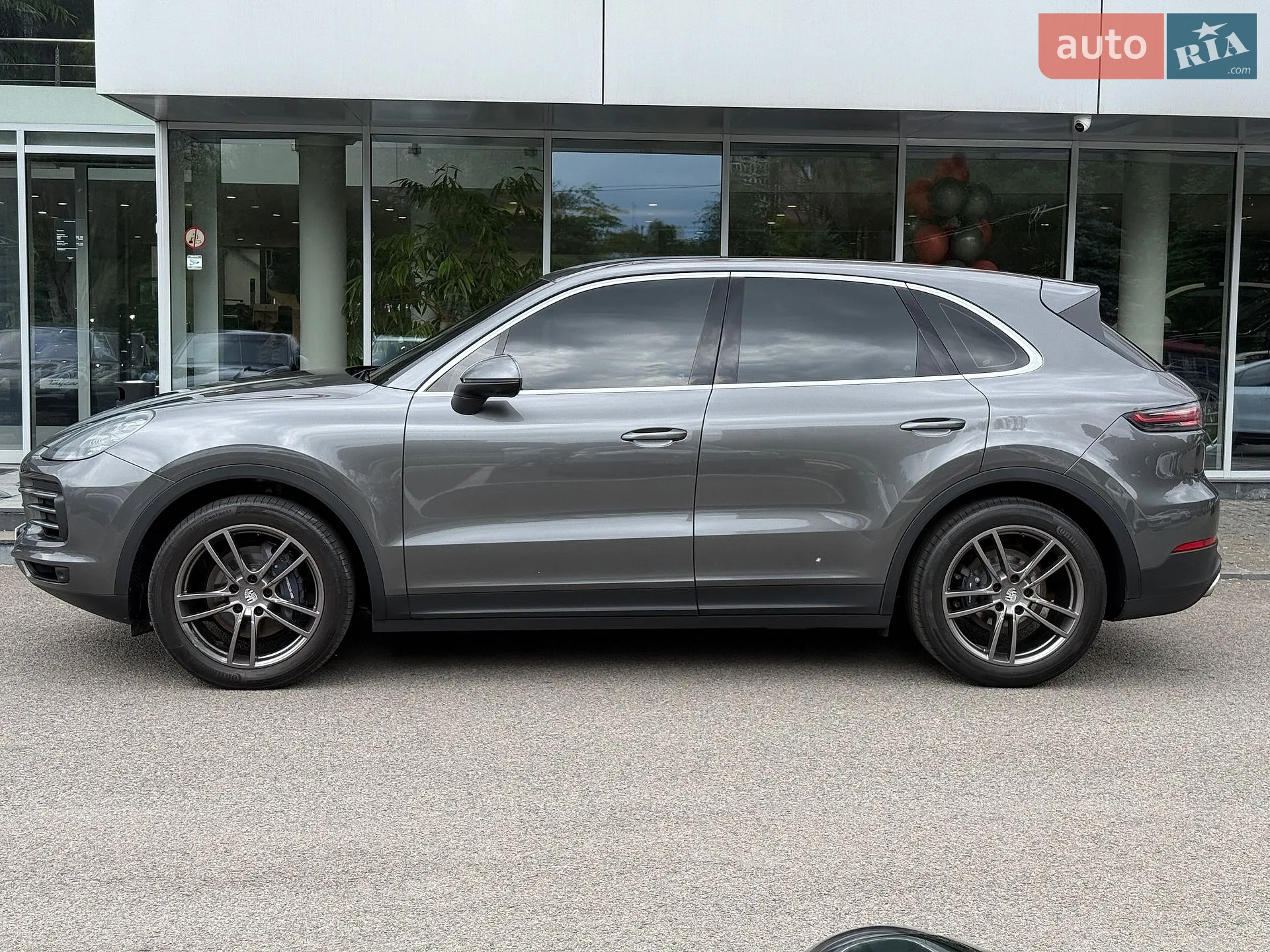 2019 Porsche Cayenne - мініатюра 2