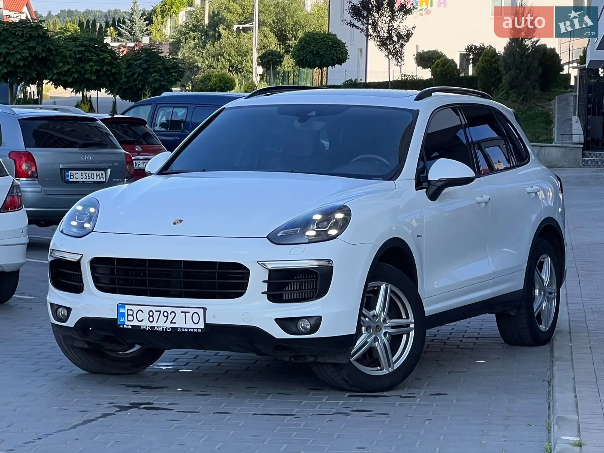 2016 Porsche Cayenne - мініатюра 2