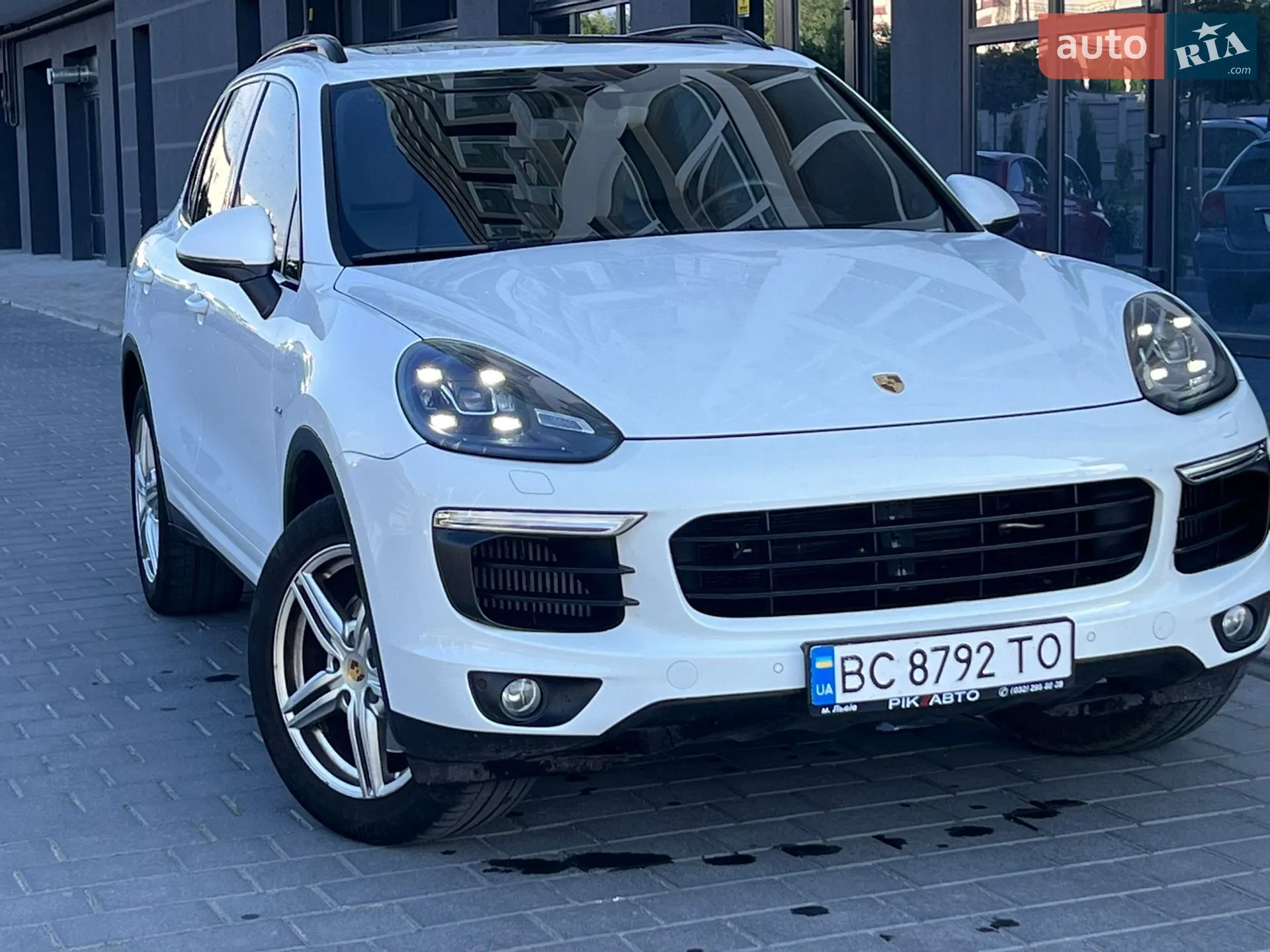 2016 Porsche Cayenne - мініатюра 16