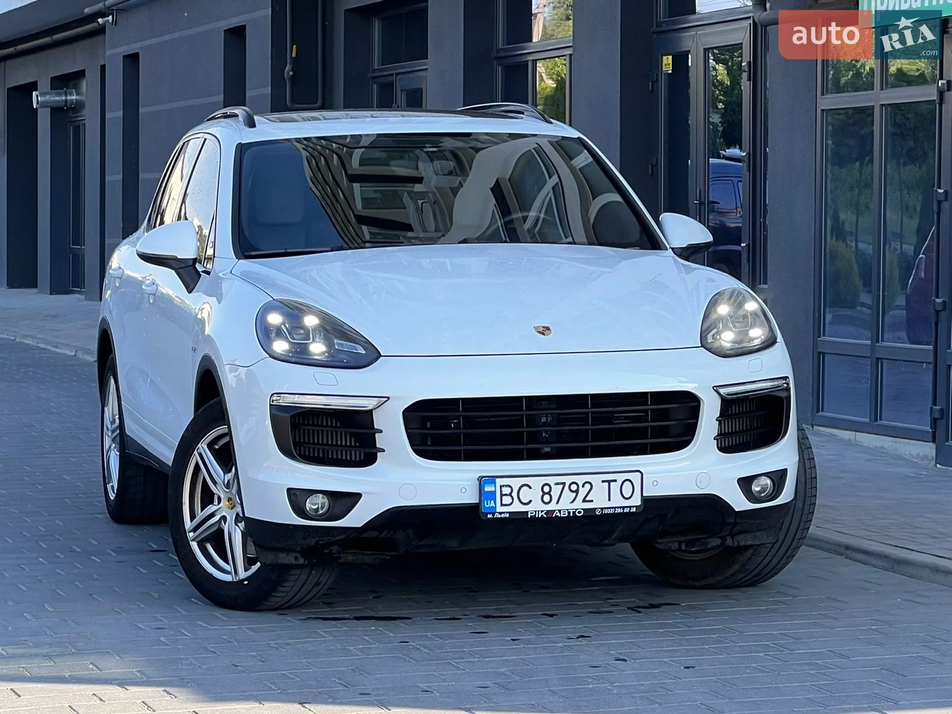 2016 Porsche Cayenne - мініатюра 20