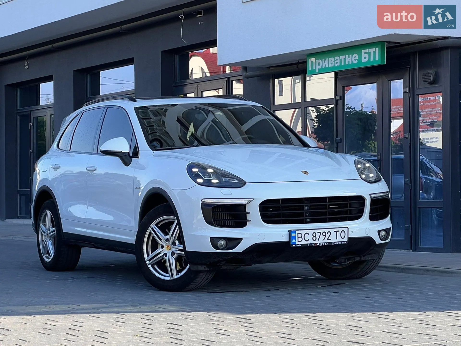 2016 Porsche Cayenne - мініатюра 24
