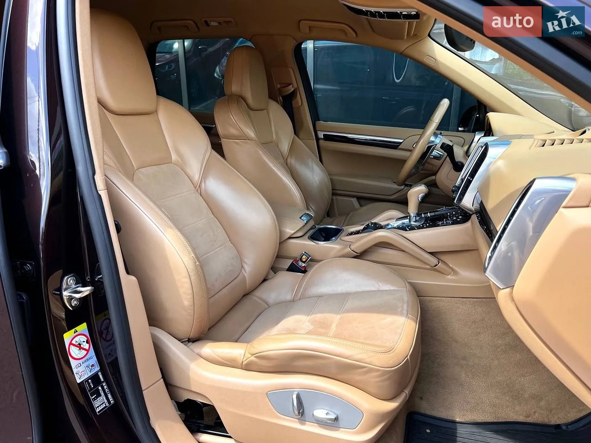 2016 Porsche Cayenne - мініатюра 22