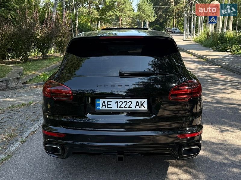 Внедорожник / Кроссовер Porsche Cayenne 2016 в Киеве
