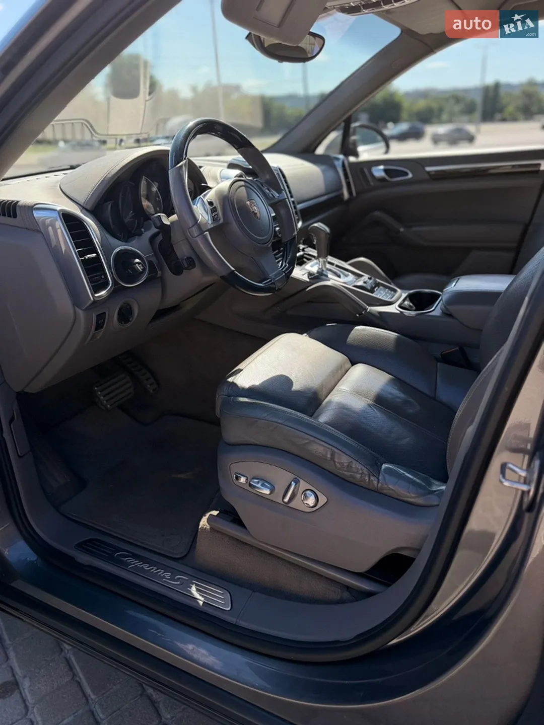 2011 Porsche Cayenne - мініатюра 22