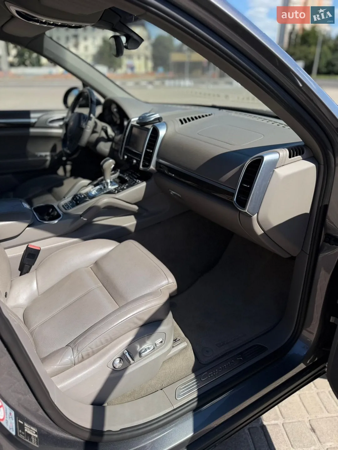 2011 Porsche Cayenne - мініатюра 24
