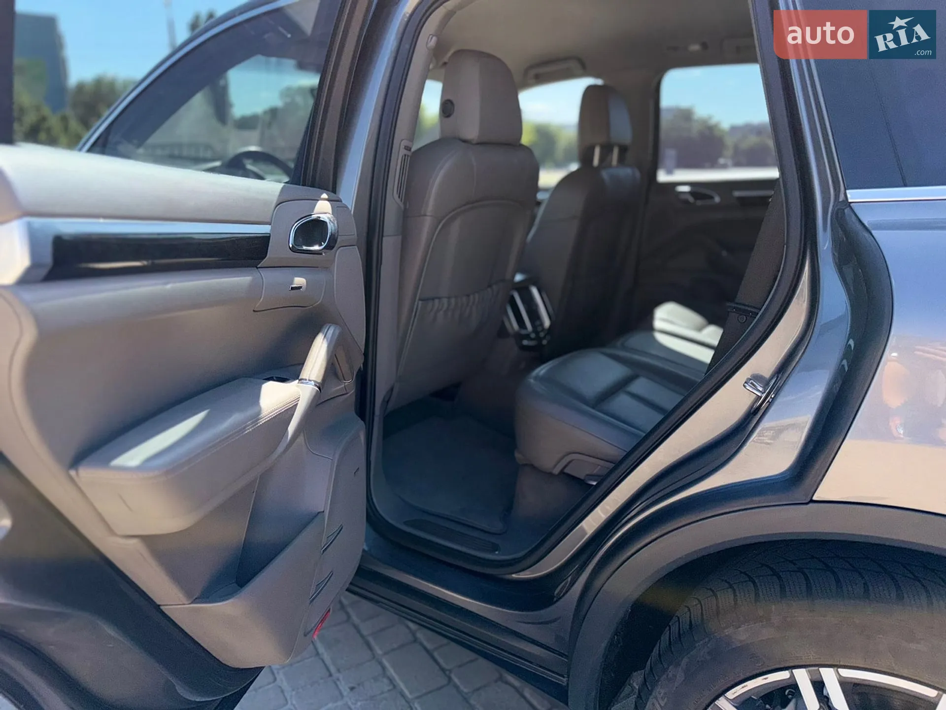 2011 Porsche Cayenne - мініатюра 31