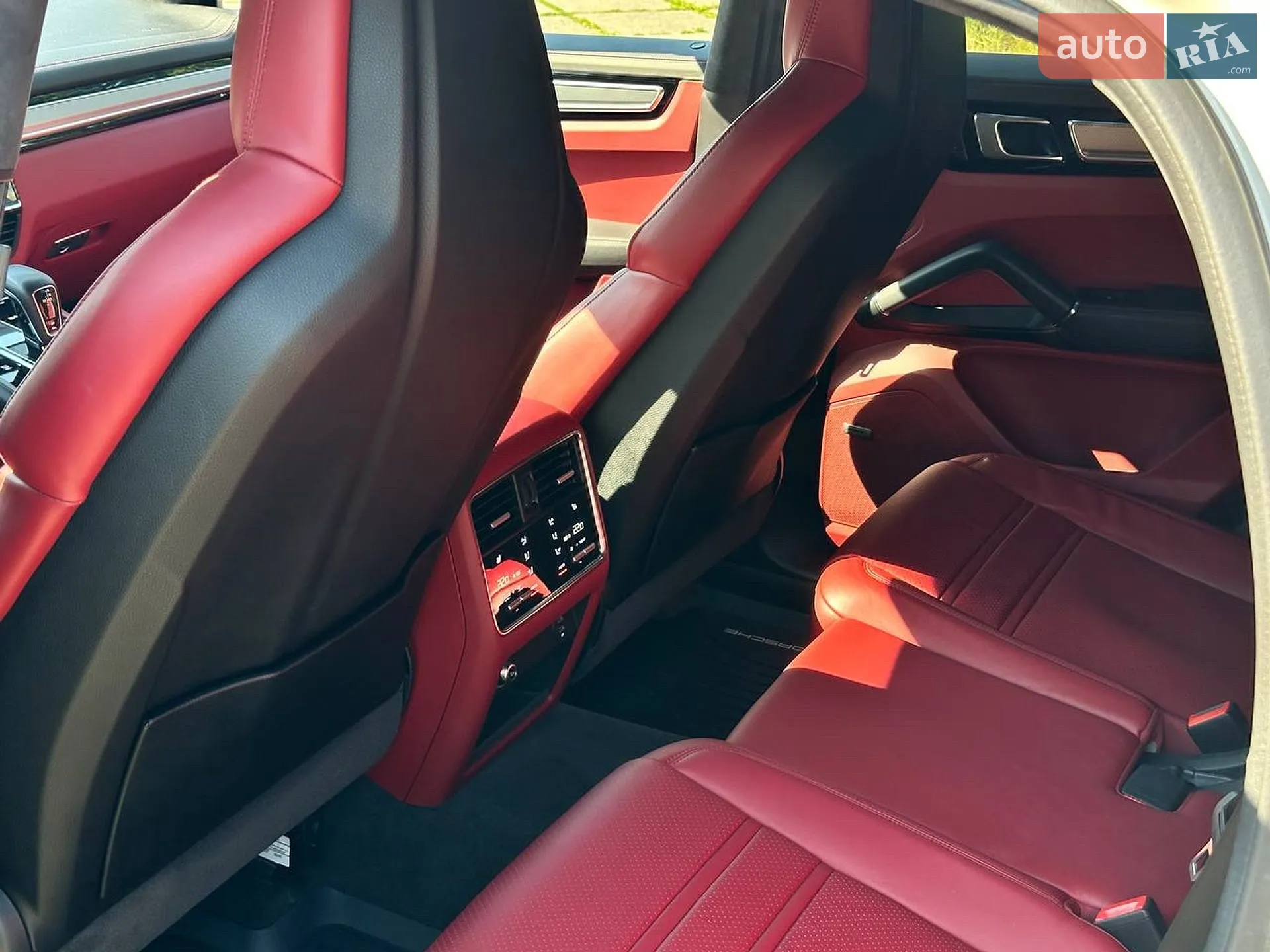2022 Porsche Cayenne - мініатюра 23