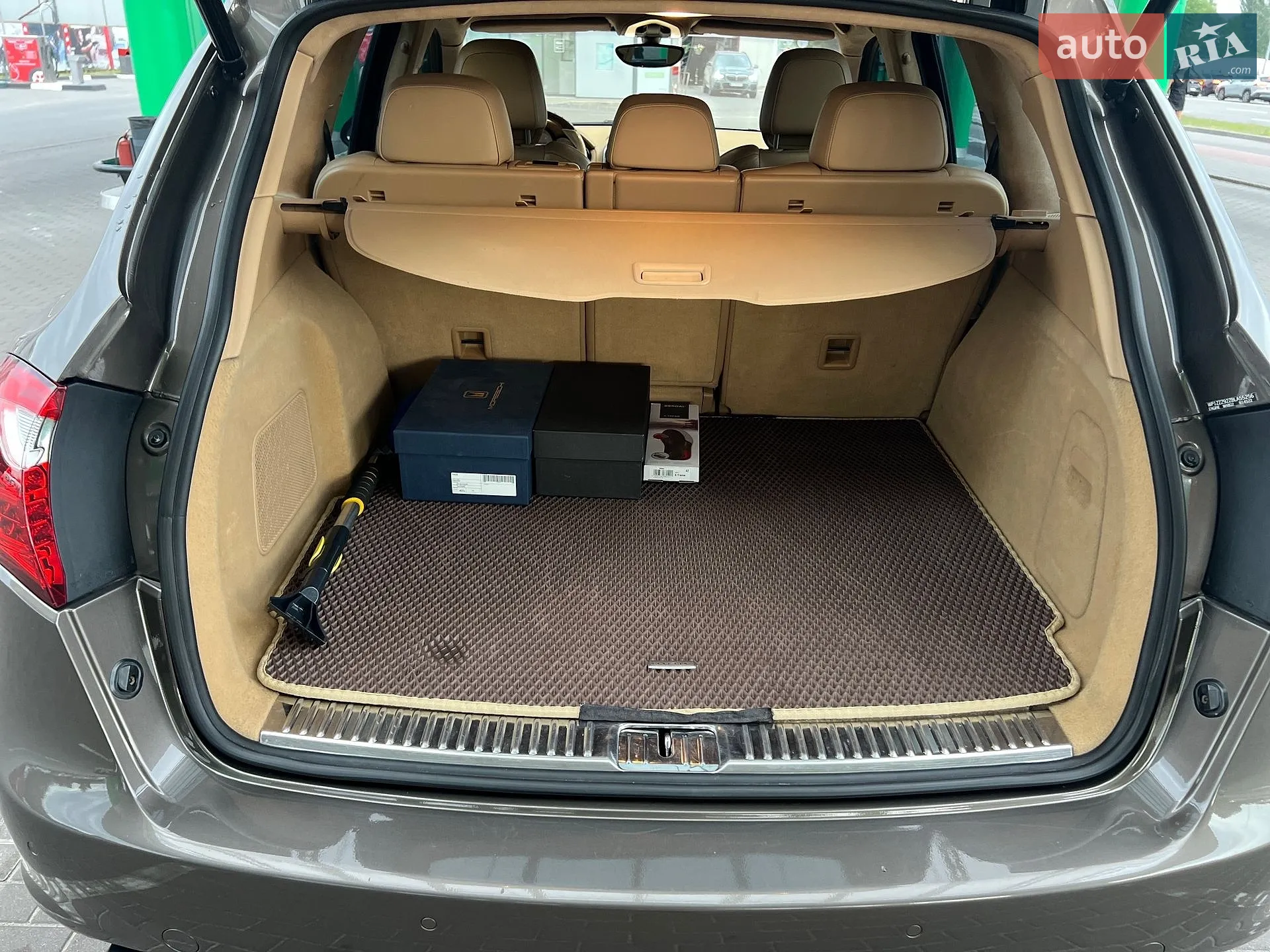 2011 Porsche Cayenne - мініатюра 26