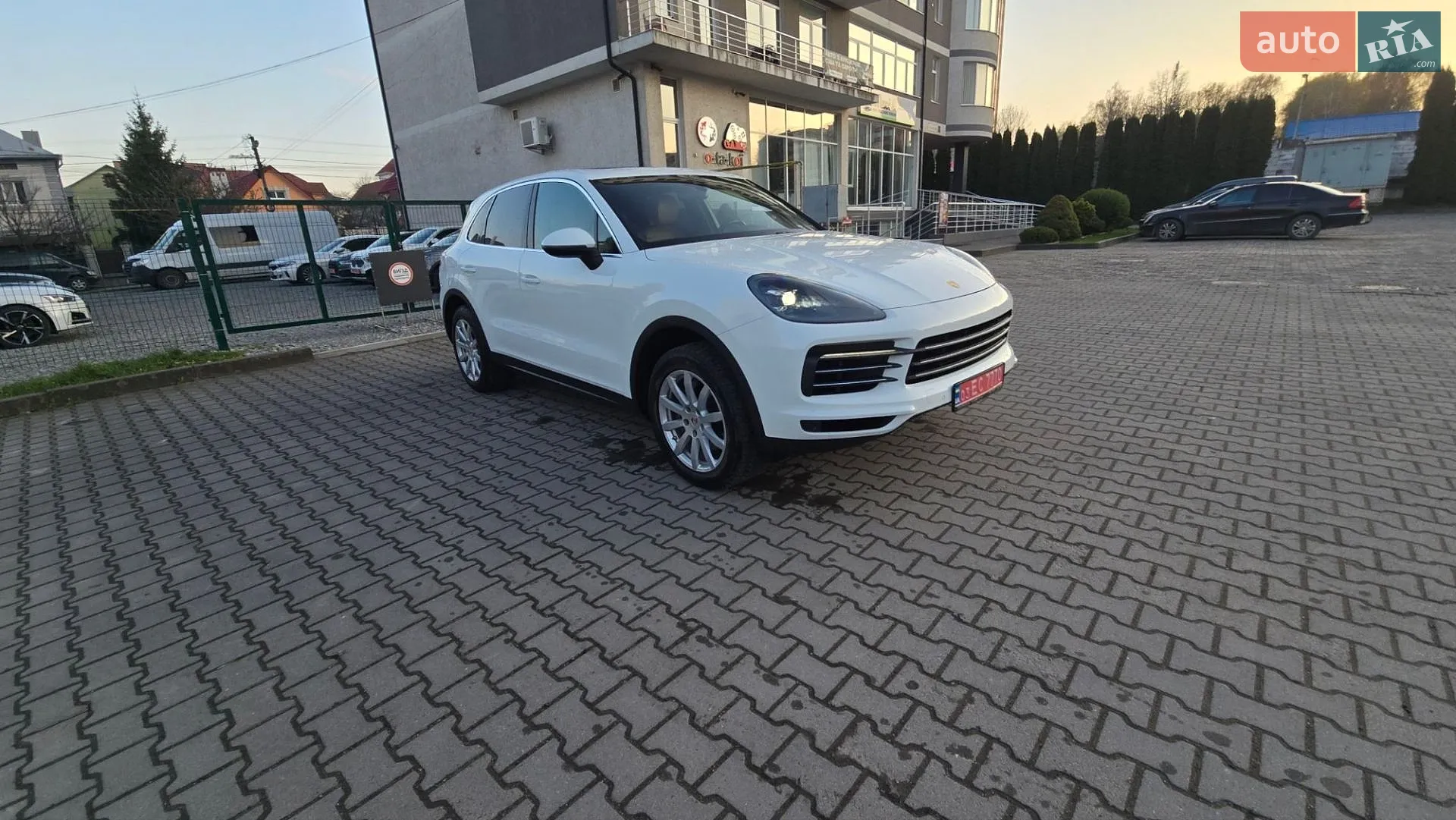 2019 Porsche Cayenne - мініатюра 5
