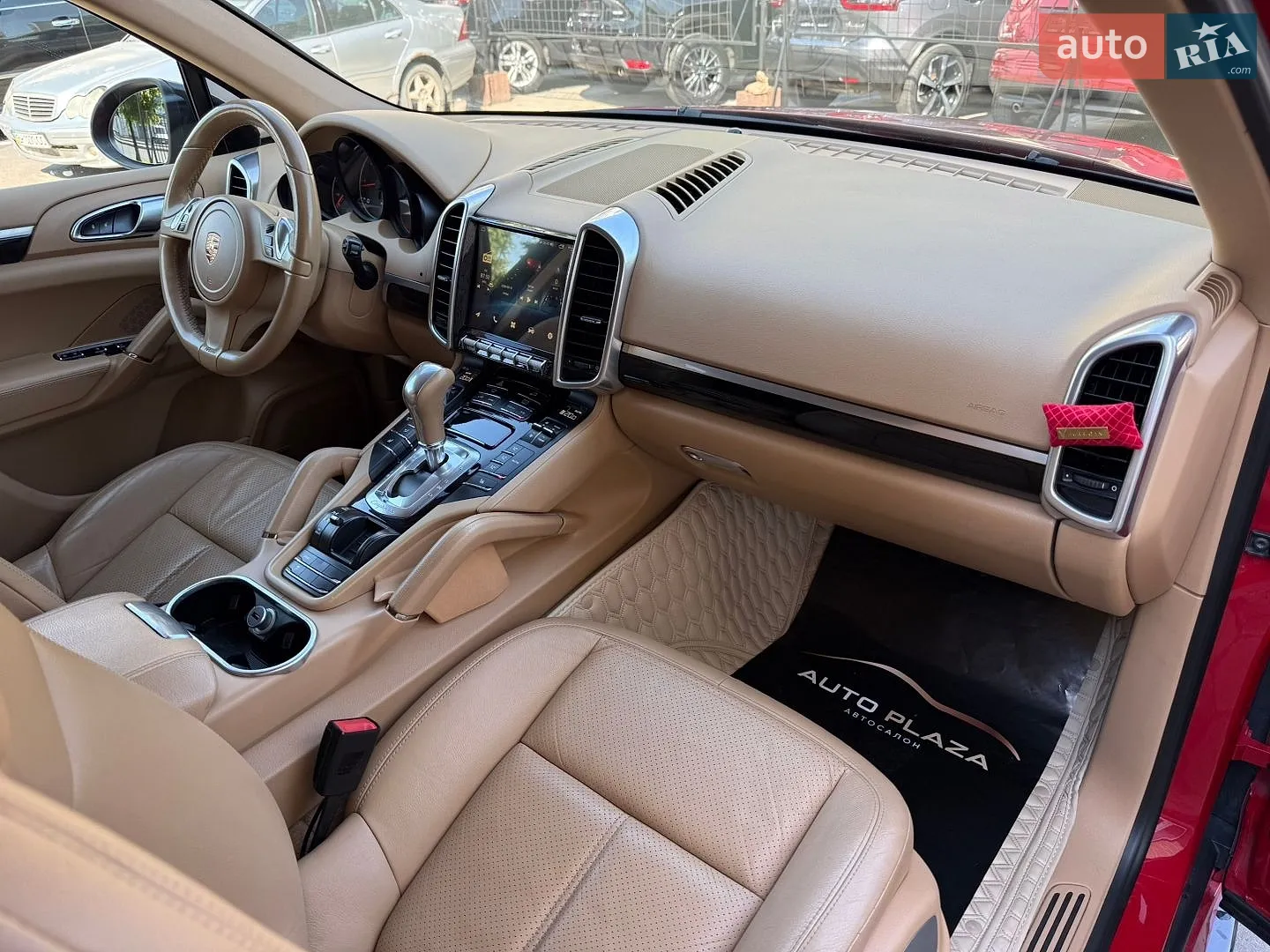 2013 Porsche Cayenne - мініатюра 28