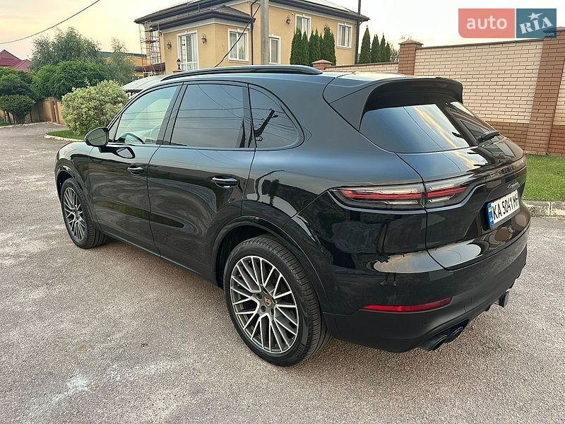 Внедорожник / Кроссовер Porsche Cayenne 2022 в Киеве