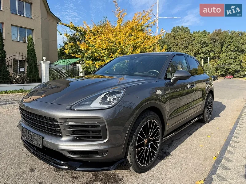 Porsche Cayenne 2021