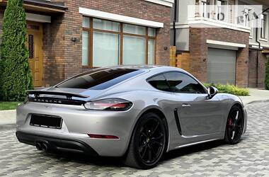 Купе Porsche Cayman 2016 в 